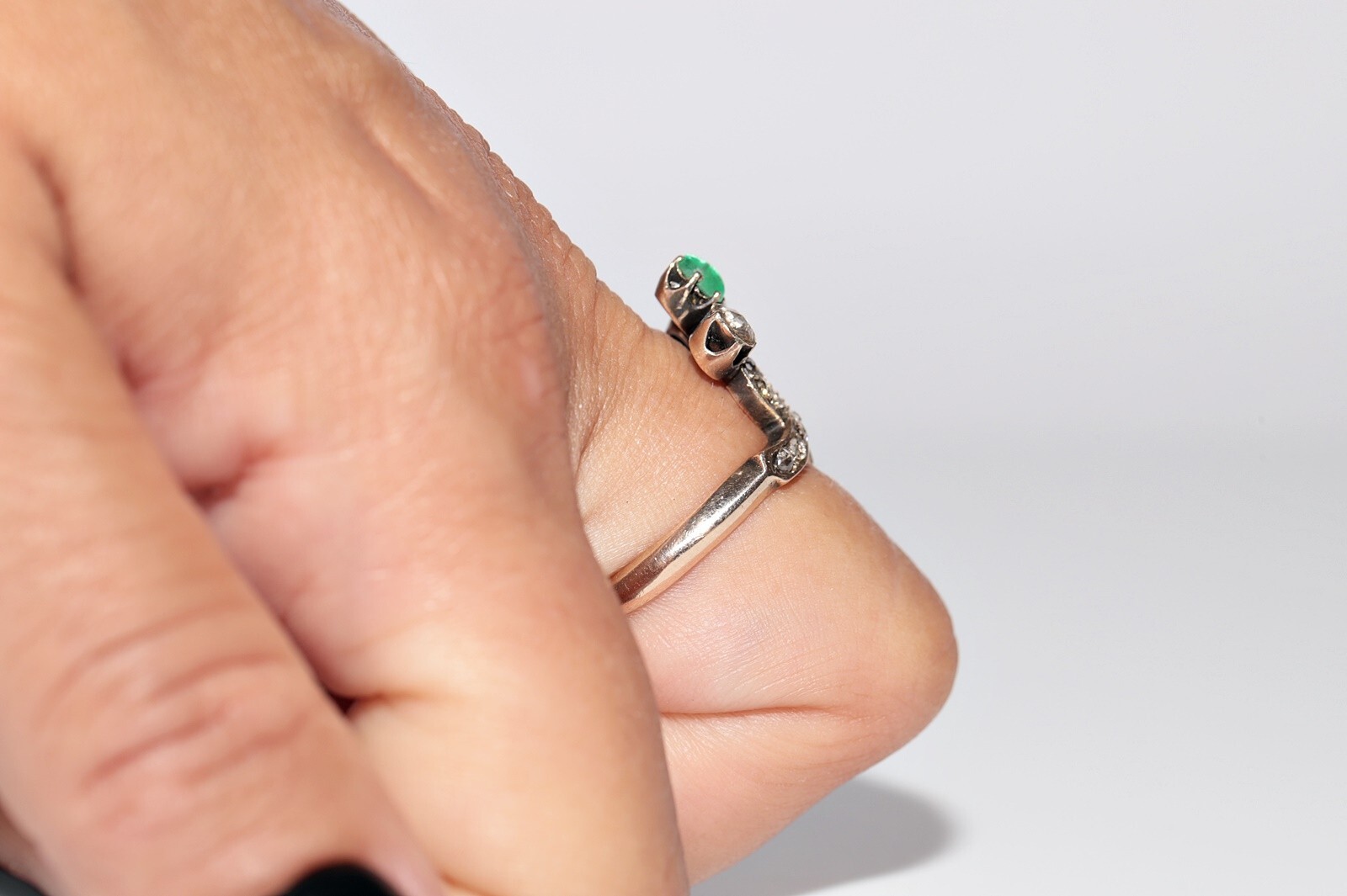 Antique Circa 1900s Ottoman 14k Gold Natural Rose Cut Diamond And Emerald Ring