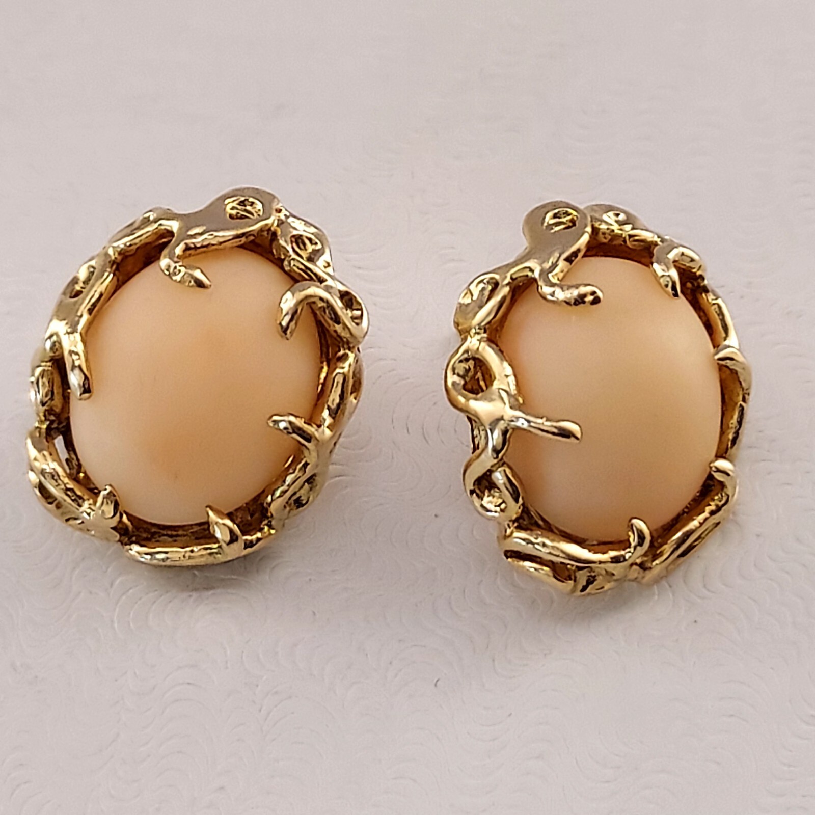 Vintage 14k Coral Stud Earrings. 1/2″x5/8″/ Weight 6.4 Grams. 10x 12 mm Coral.