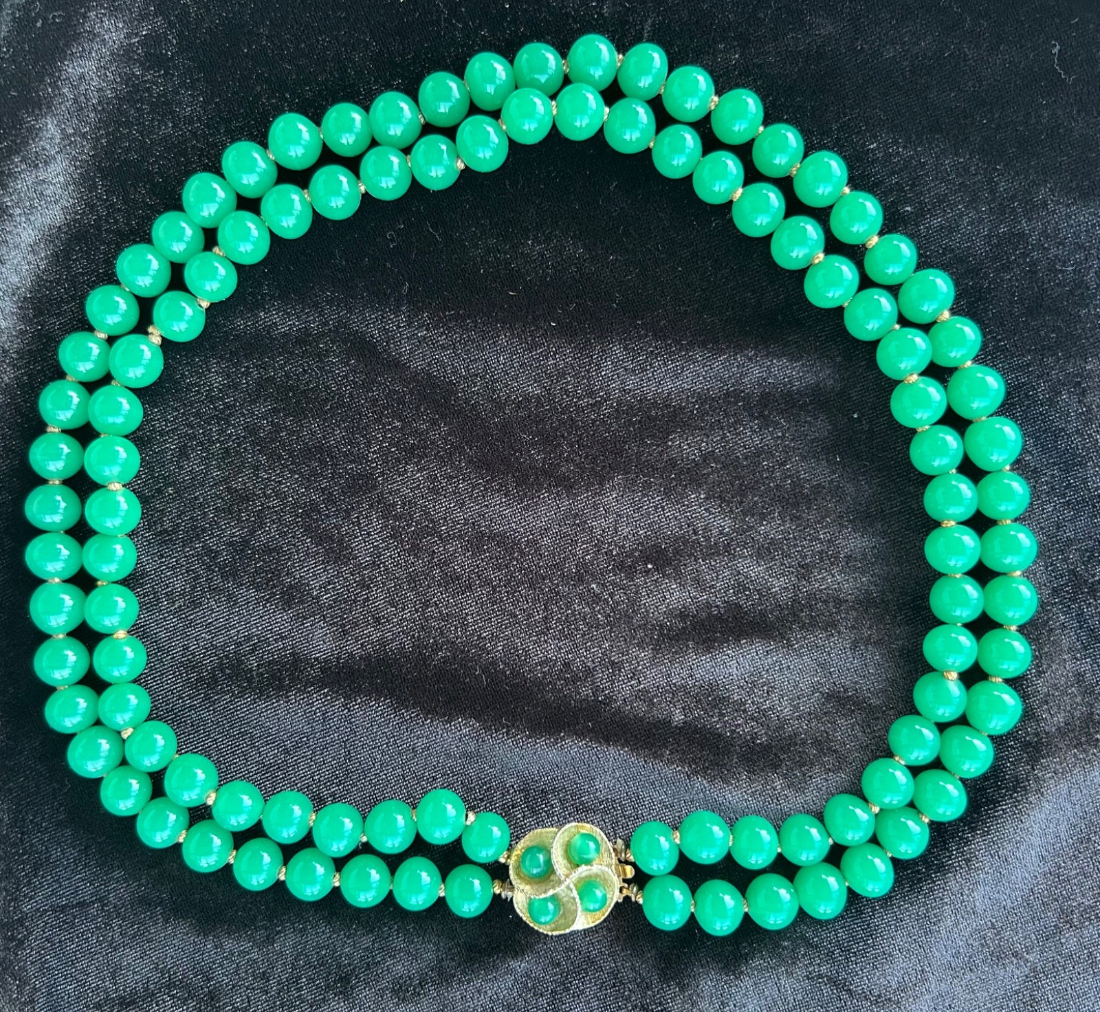 VintageFaux Jade Double Strand Beaded Choker Necklace Gold Tone Medallion Clasp