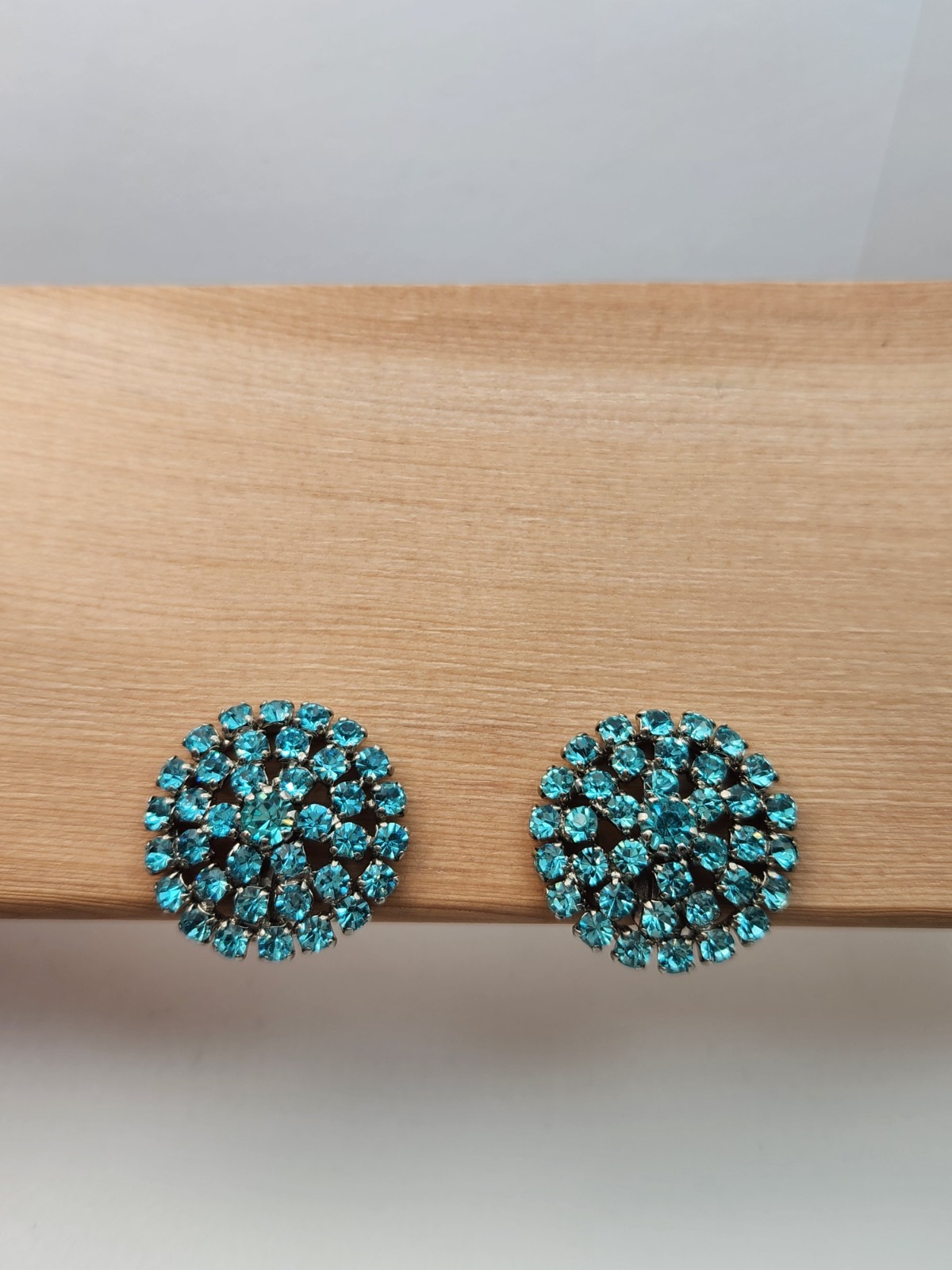 Bright Blue Rhinestone Sparkly Clip-on Earrings Large Round Statement Silvertone
