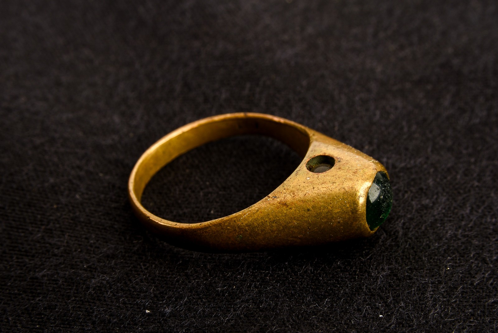 Stanhope Ring Size 8 Green Stone & Naked Lady Peep Show Tiny Picture Antique V24