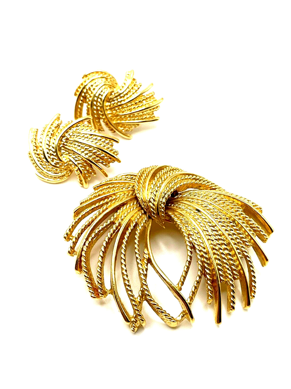 Monet Mirador Demi Parure Gold XL Brooch Pin Post Pierced Earrings Set Vintage