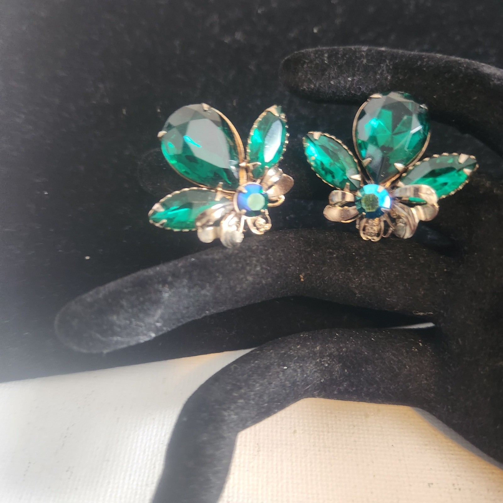 Vintage Emerald Green Glass AB Rhinestone Gold Tone Clip On Earrings Floral