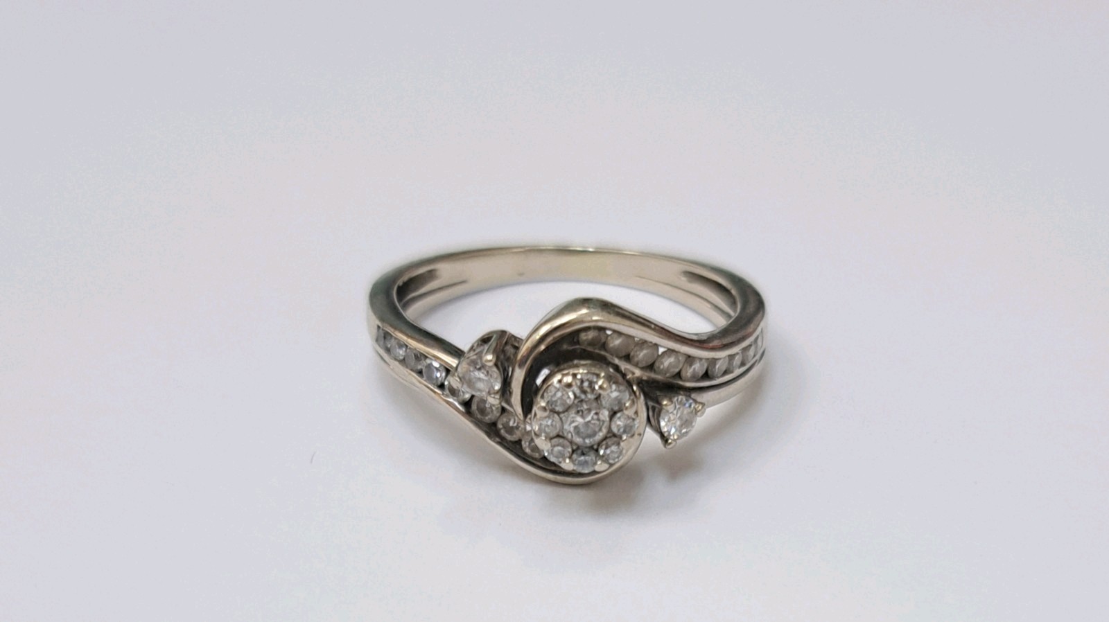 1/3 Kt Cluster Diamond, 29 Diamonds, Engagement Ring, White Gold, Cert Of Auth.