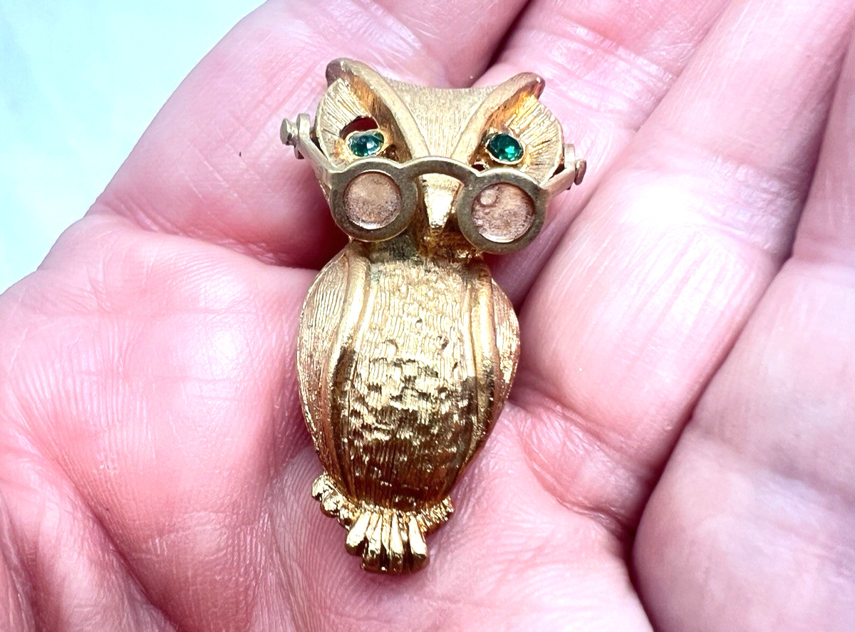 Vintage Owl Brooch Pin HTF Glasses Move Up Down Unique Beautiful Rhinestone Eyes