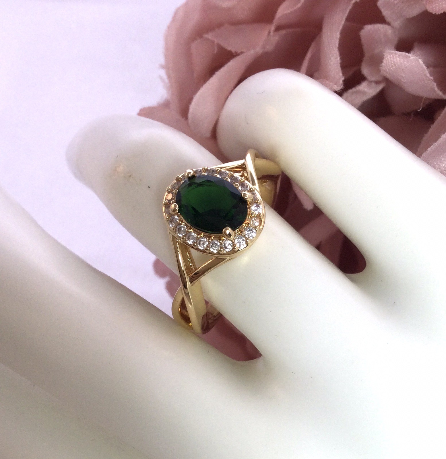 Vintage Jewellery Gold Ring Emerald and White Sapphires Antique Deco Jewelry