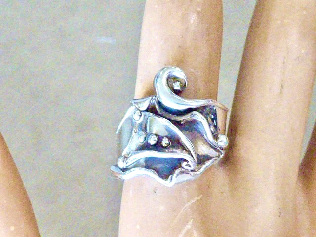 DESIGNER LuLu MODERNIST DESIGN STERLING SIVLER BAND RING SIZE 7.5 RING