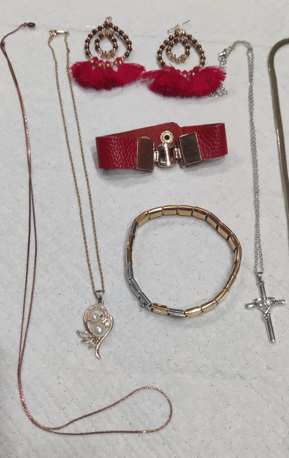 Lot Of Estate Costume Jewelry, 15 Pcs