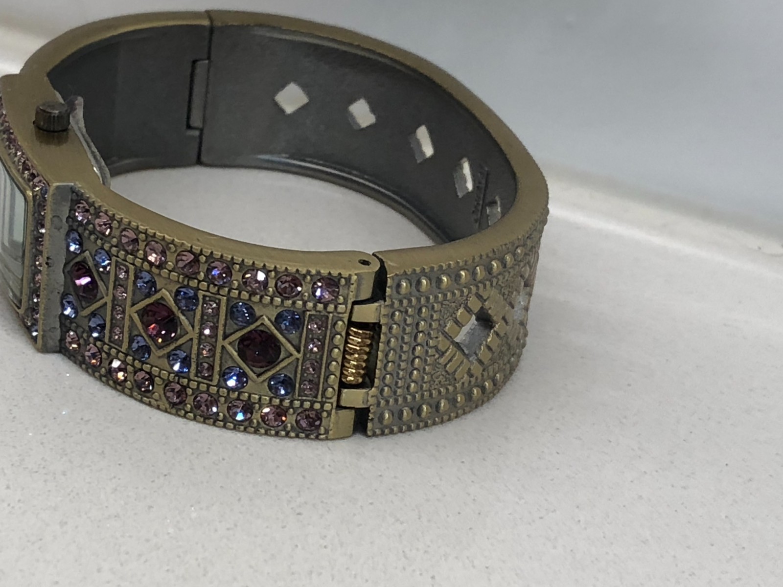 VNTG Heidi Daus “Double Trouble” Swarovski Crystal Bangle Watch – Pristine NWOT