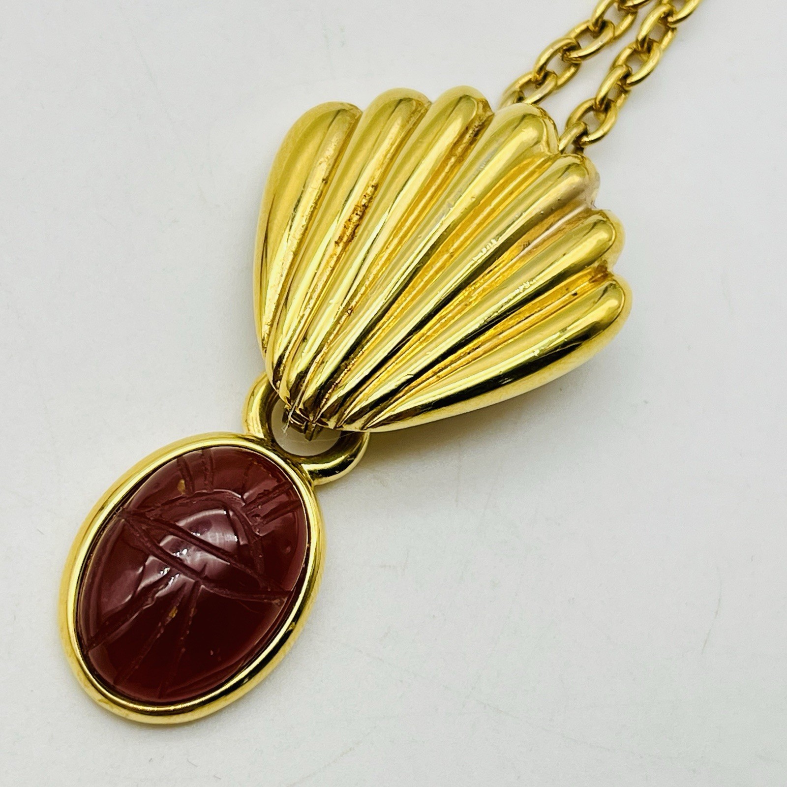 Vintage Signed Weingeroff Scarab Necklace Red Carved Stone Gold Tone Pendant 28″