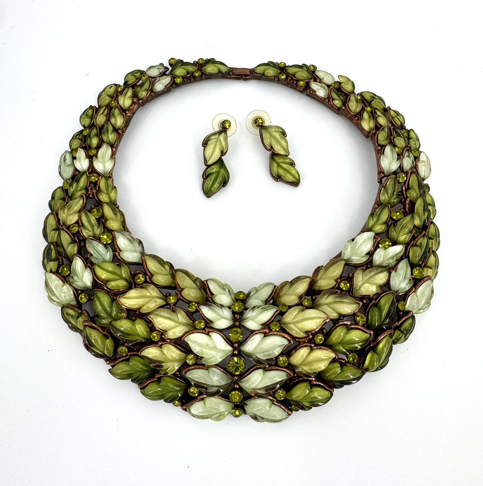 Vintage thermoset Statement Collar Necklace And Earrings Green Leaf