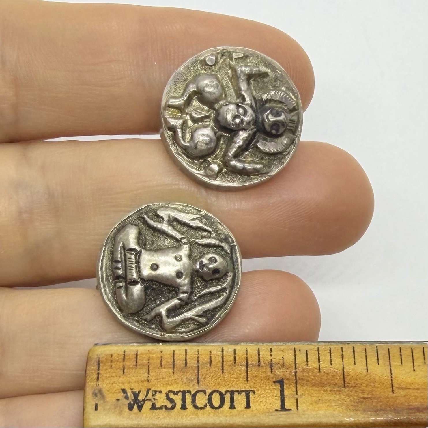 Vtg Tribal Ethnic Silvertone Disc Statement Huggie Earrings Screwback Repousse