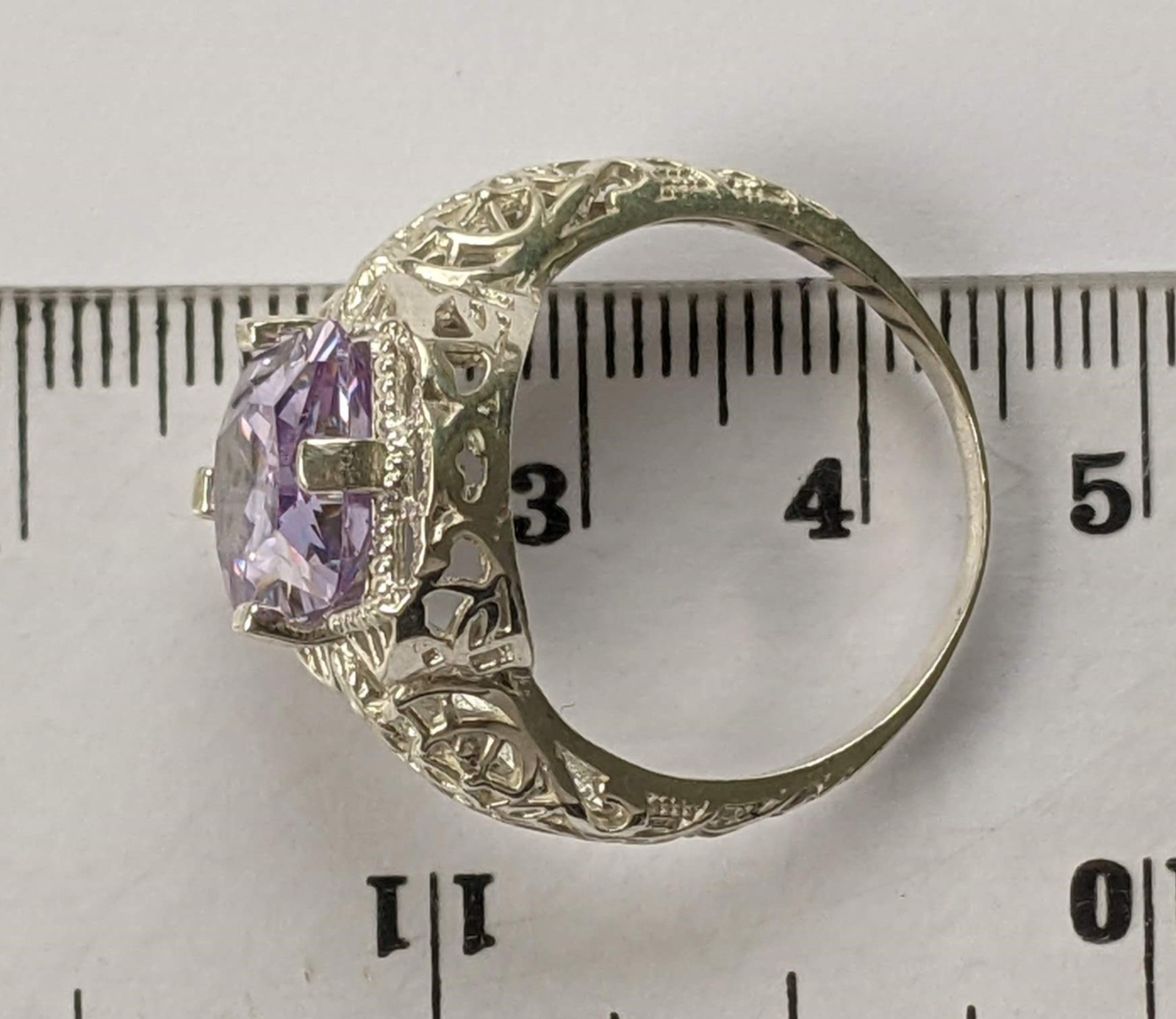 Vintage ring sterling silver 925 Size 9.5 Weight 5.44 g. Amethyst.