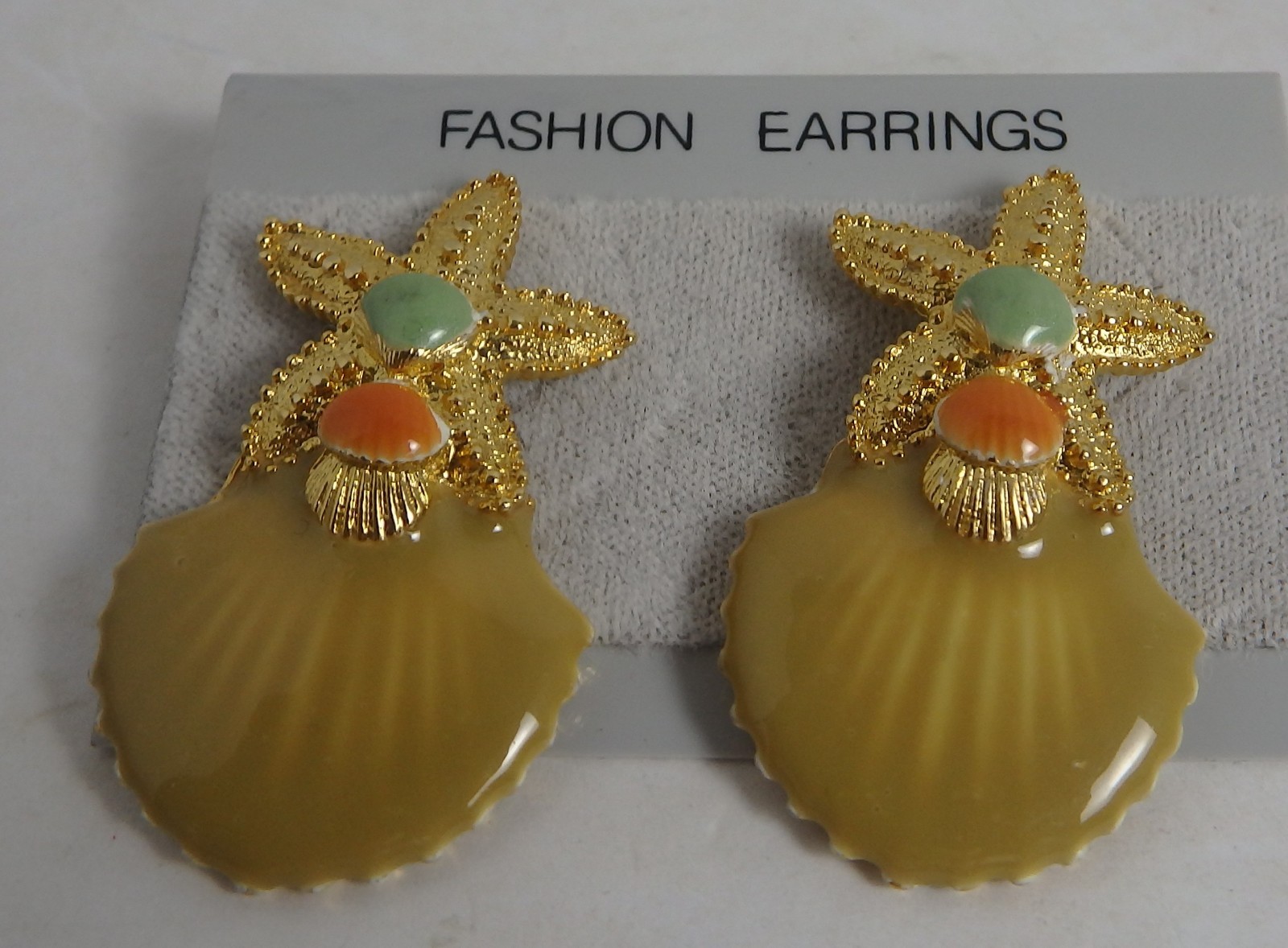 New vintage starfish shell brooch & Earrings Set Goldtone Scallop shells