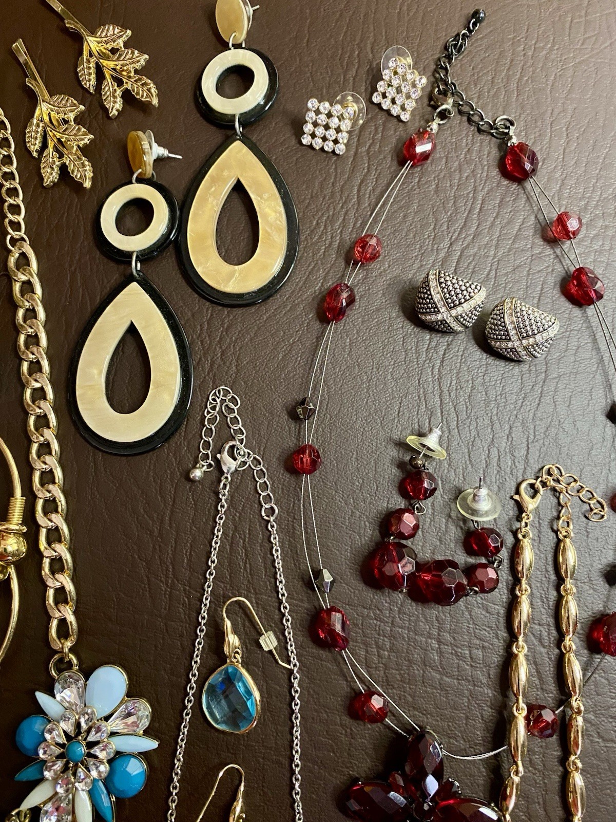 VTG – Modern Jewelry Bracelet Necklace Earring Hair Pin Rhinestone Lot
