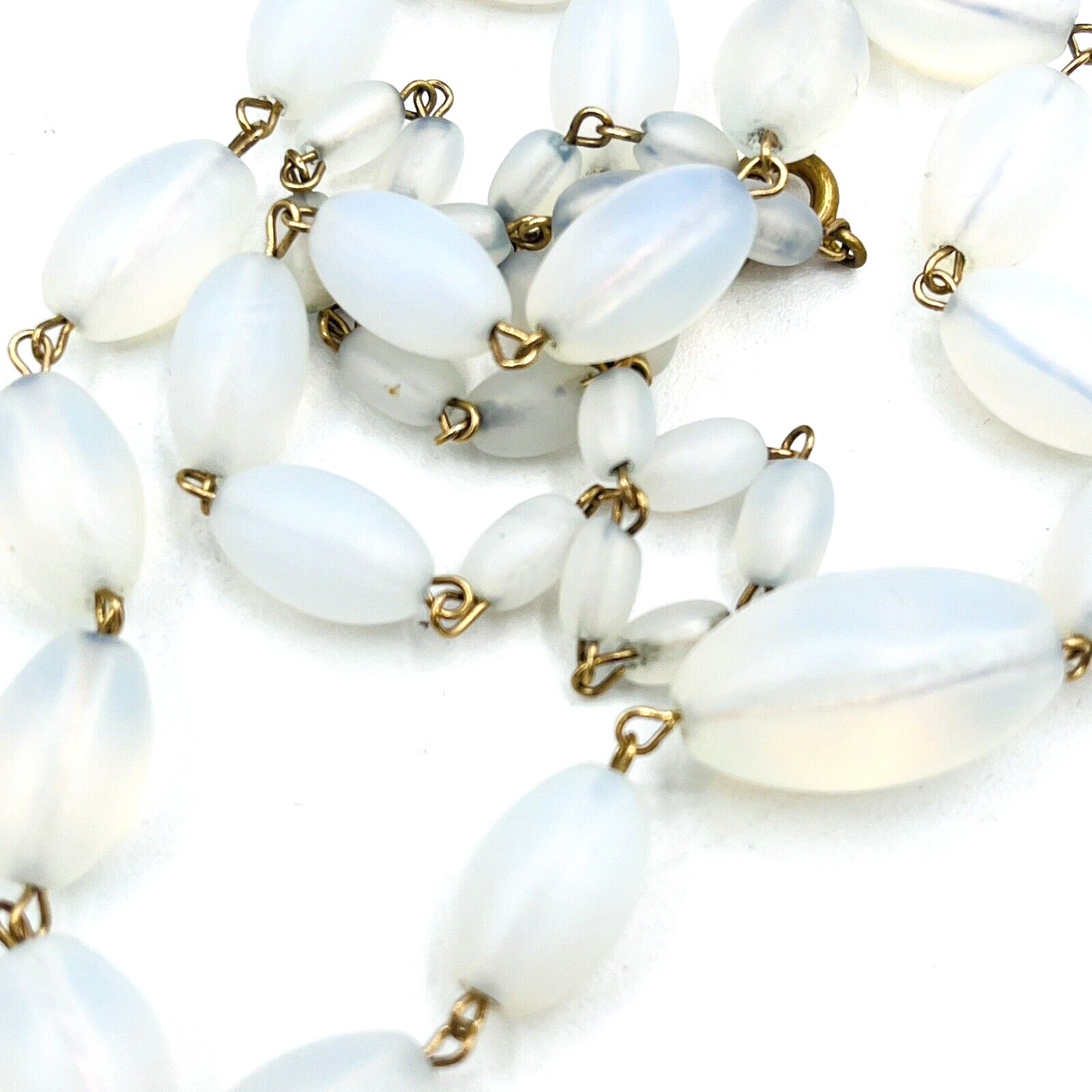 Vintage Art Deco Opaline Opalite Graduated Glass Bead Necklace 21″