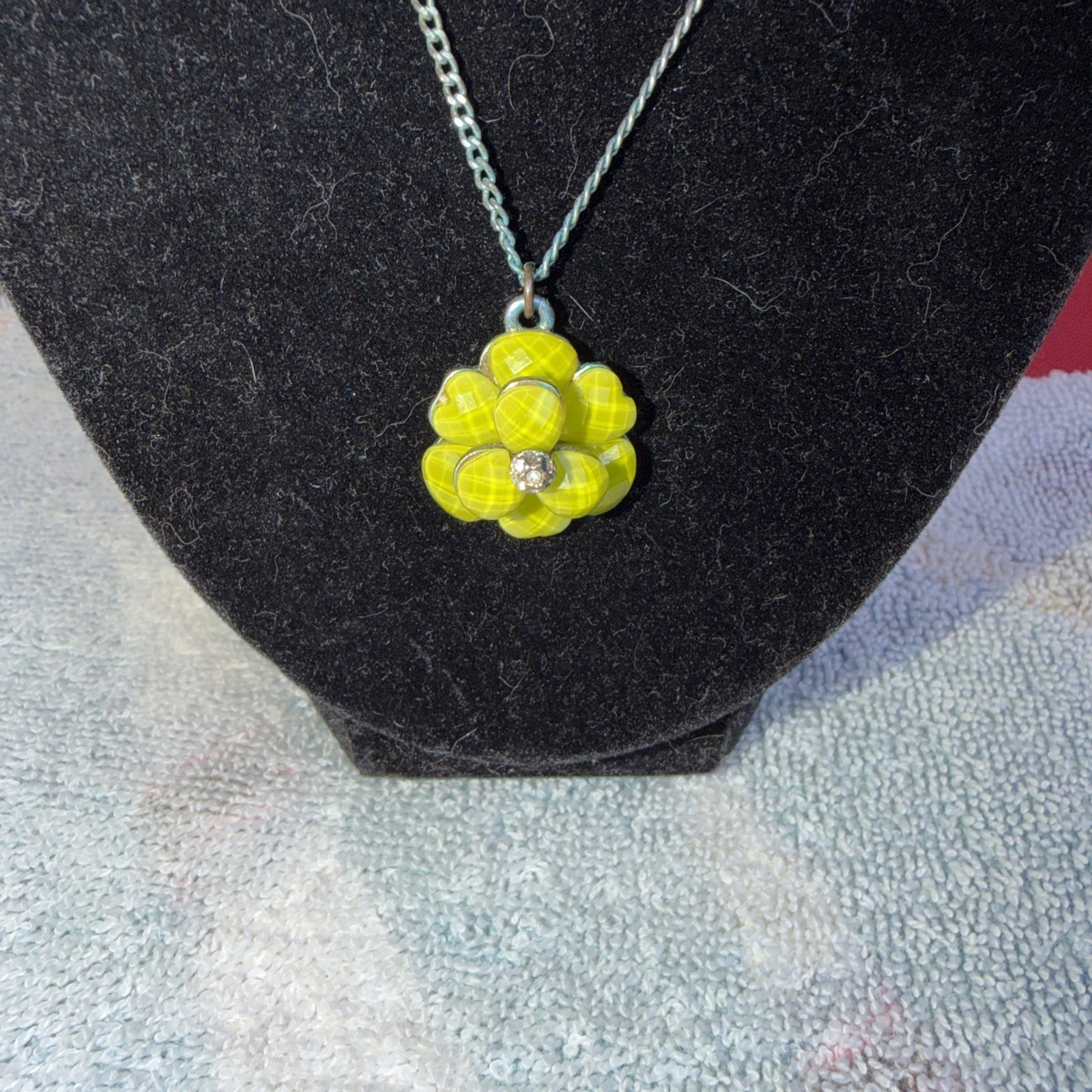 Vintage Silver Tone Lime Green Art Glass Cluster Flower Rhinestone Necklace