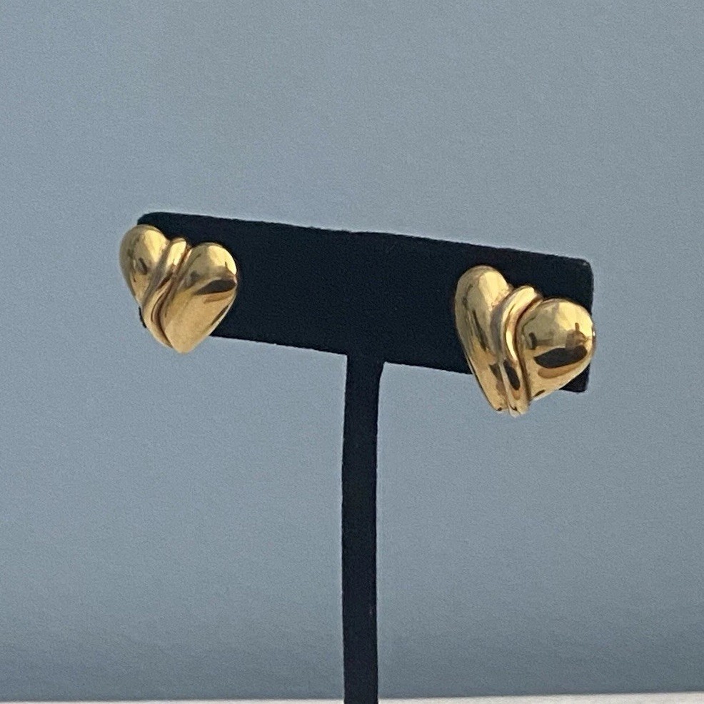 Earrings Monet Gold Tone Heart Pierced Knot Brushed Matte 80’s Vintage