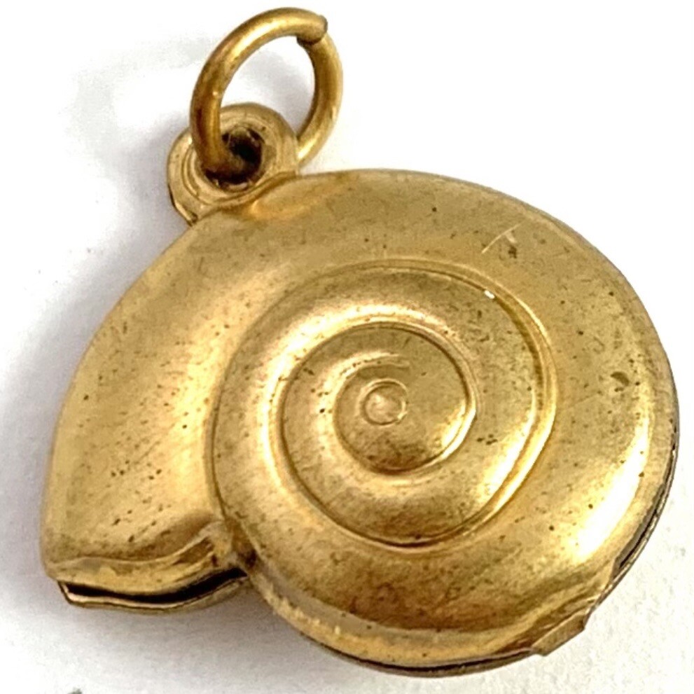 Vintage Charm Seashell Nautilus Snail Shell Brass Metal Pendant Beachy Jewelry
