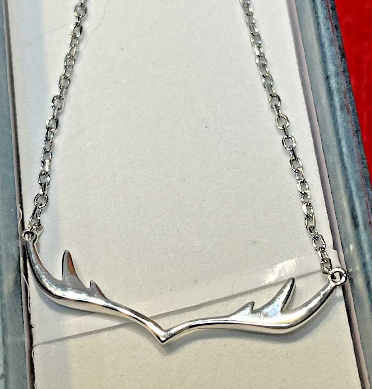 Vintage Sterling Silver .925 Shiny Antler Necklace 1 3/8″ Long & 18″ L Chain