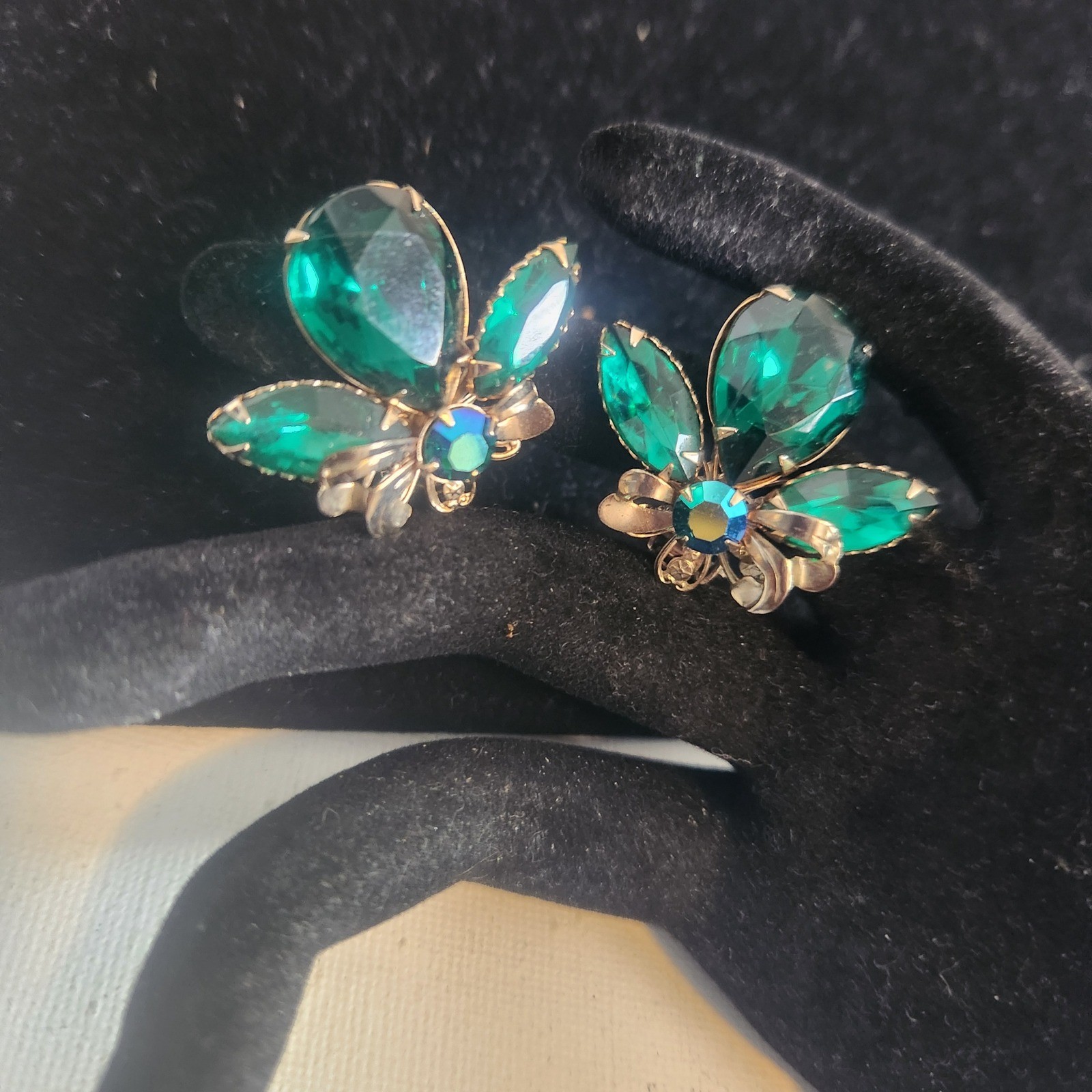 Vintage Emerald Green Glass AB Rhinestone Gold Tone Clip On Earrings Floral
