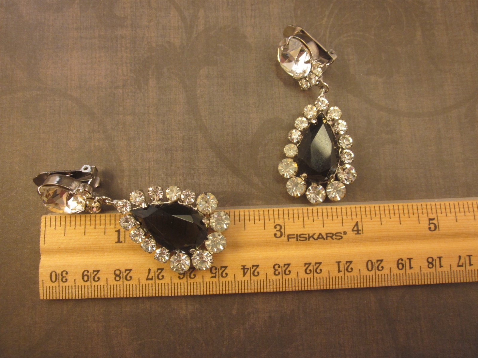 VTG Signed Schreiner New York Dangle Clip-On Earrings-Gray/Black & Clear Stones