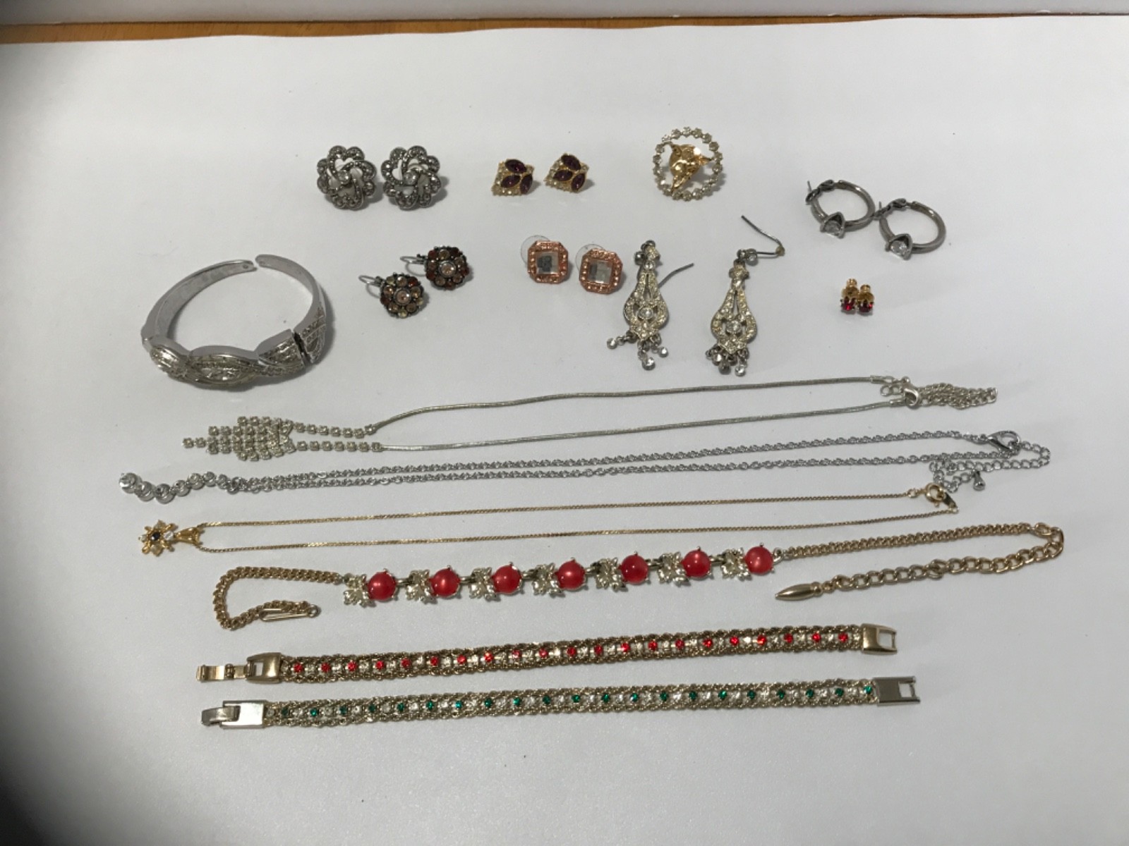 Pretty Vintage Rhinestone Bling Assorted Jewelry Lot 22 Pieces