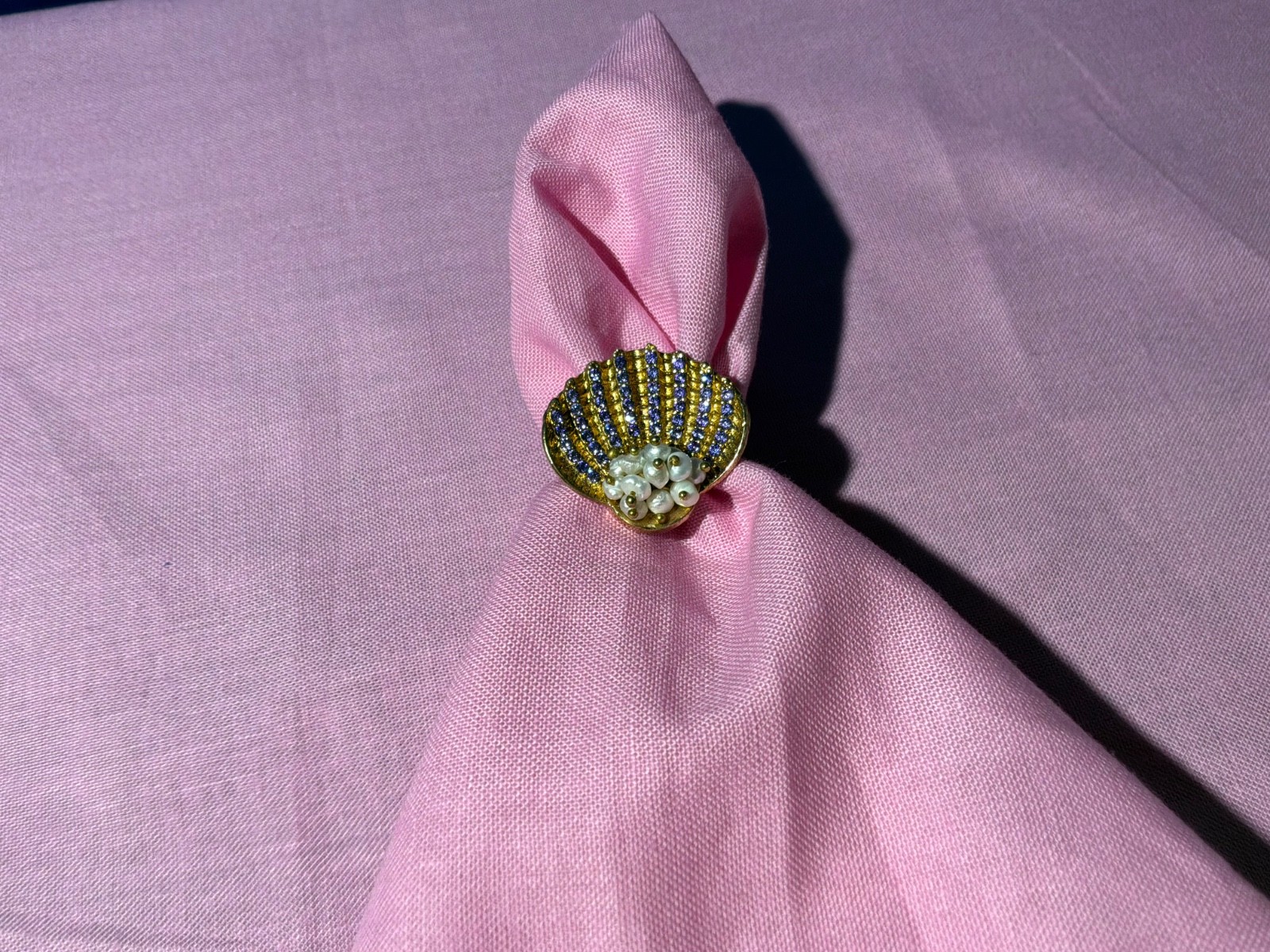 Vintage 1900’s Very Unusual Seed Pear & Amethyst Novelty Shell Clam Ring