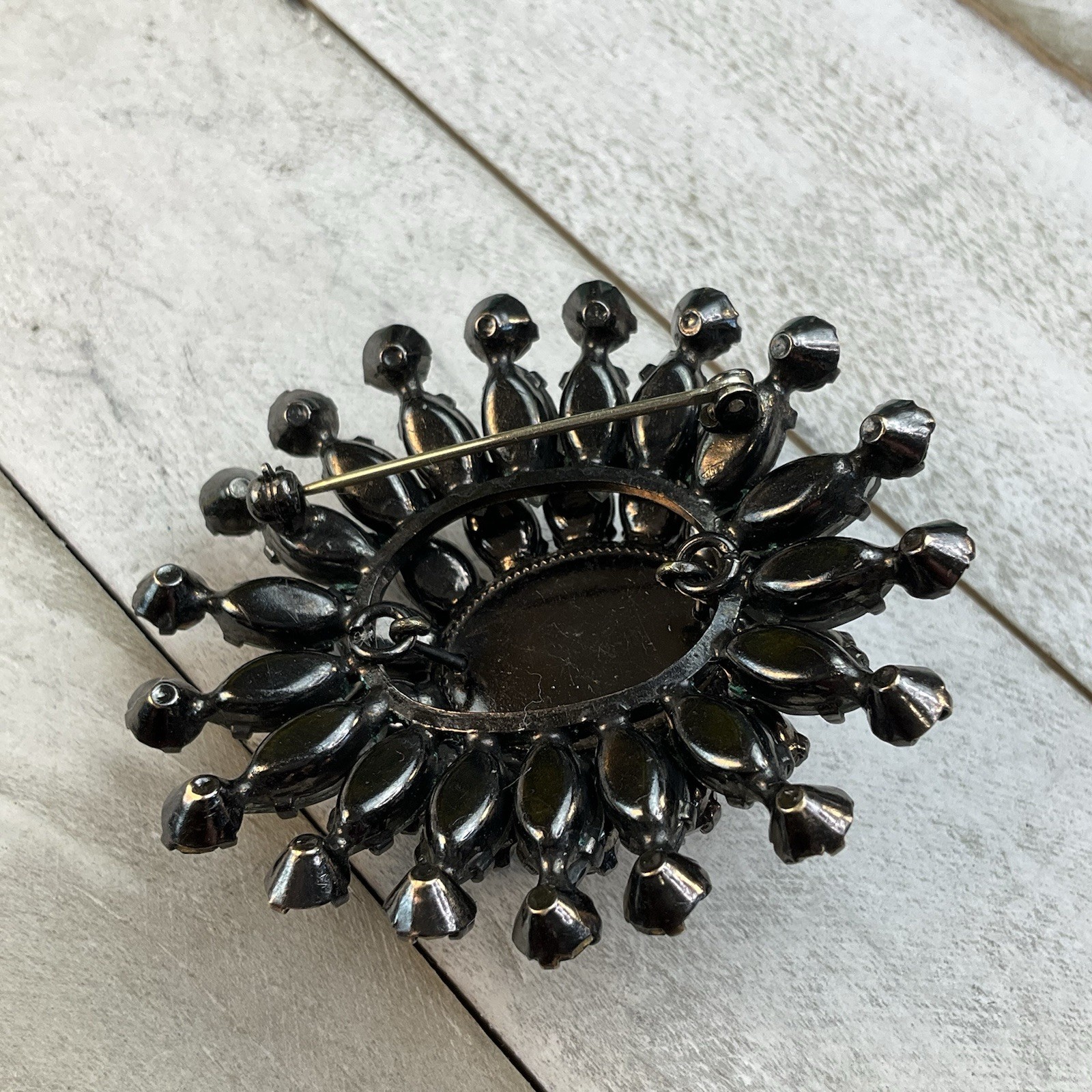 Schreiner Vintage Layered Smokey Gray Topaz Rhinestone Dome Brooch Pin READ