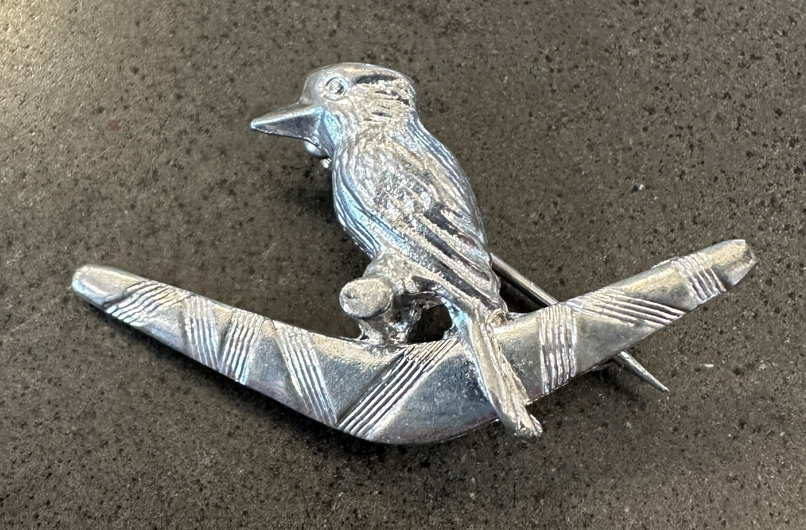 Vintage Kookaburra Sitting On A Boomerang Silver Tone 1.5″ Brooch Pin Australia