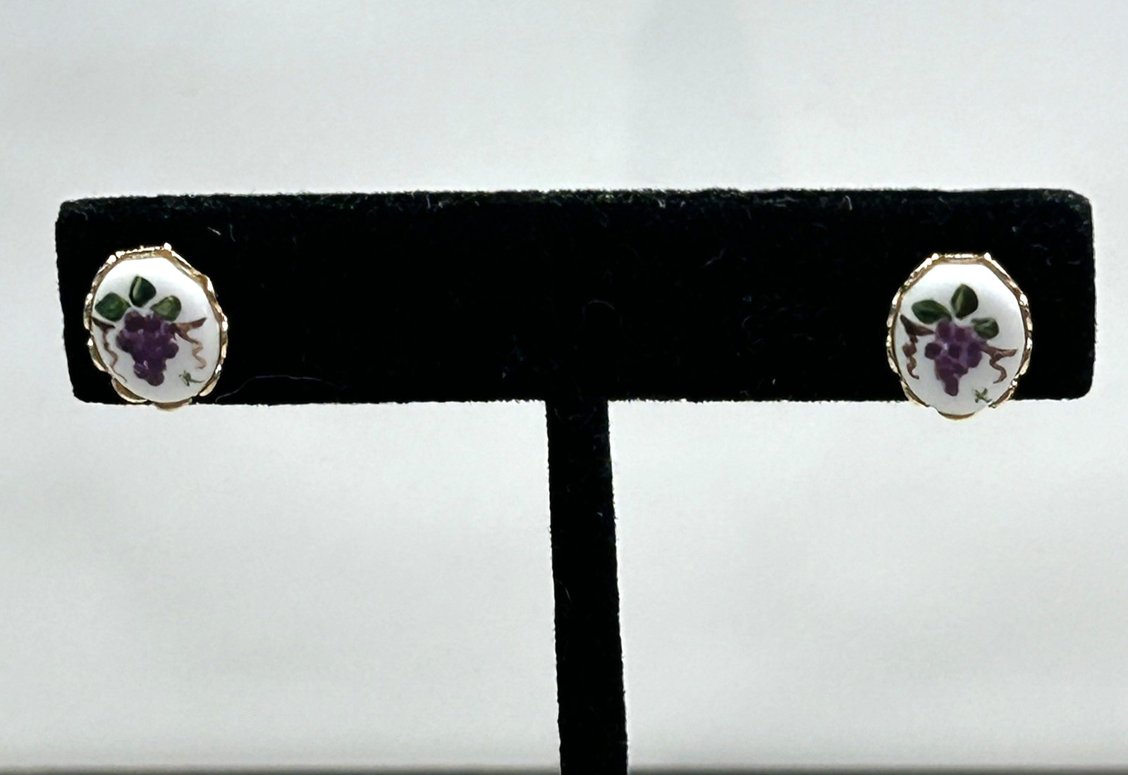 Vintage Purple Grapes Pierced Earrings Hand Painted Enamel Oval Goldtone Dainty