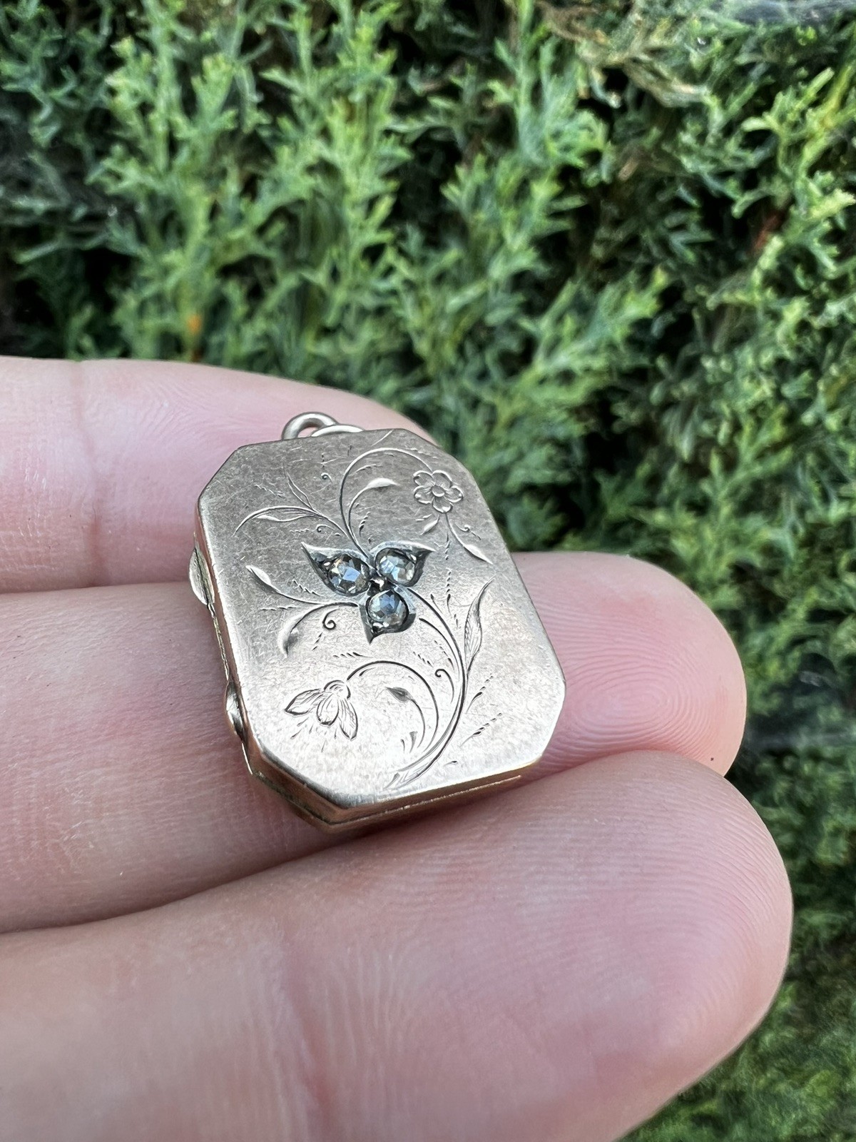 GORGEOUS Antique Victorian 10K Gold rose cut diamond Locket