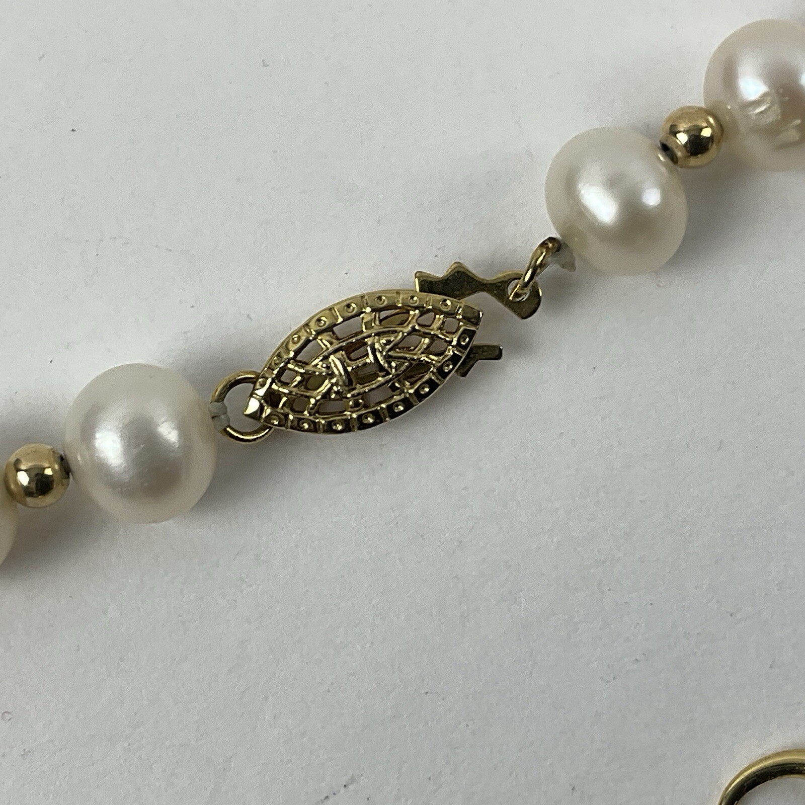 Vintage White Pearl & Gold Filled Beads Necklace Near Round 18″ Gift Earrings