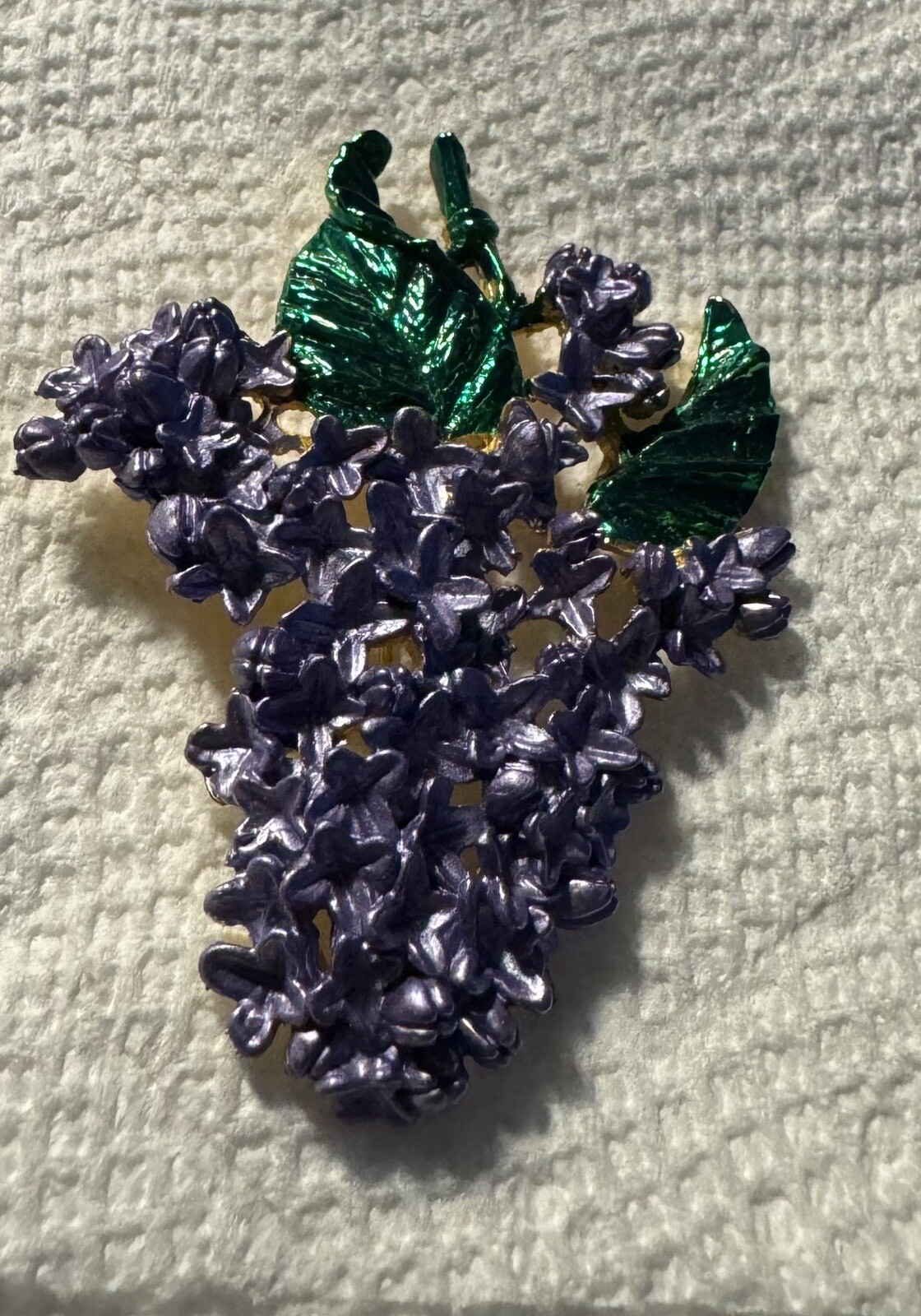 SALE: Vintage Gold Tone Lilacs Flower Floral Purple Enamel Brooch Pin Unsigned