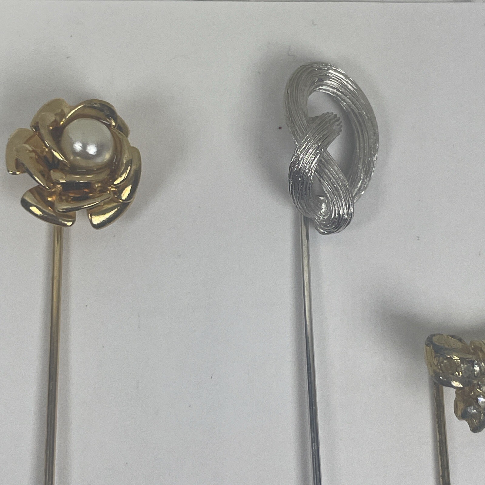 Vintage Lot Clips Pins Jewelry Novelty Assorted Shapes & Sizes