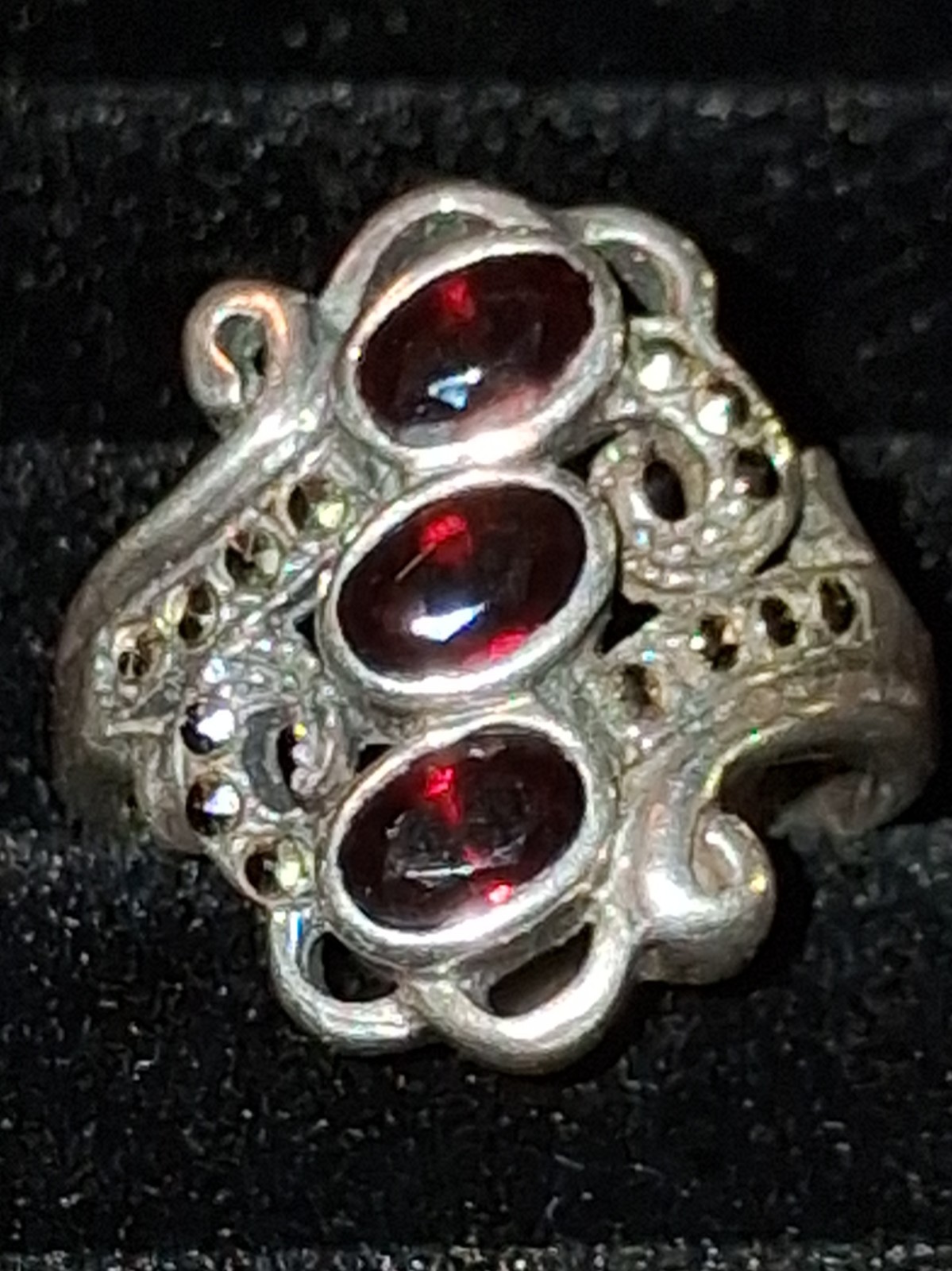 Vintage Heavy 6.7g Sterling Silver 3 Stone Garnet Marcasite Cocktail Ring Sz 8