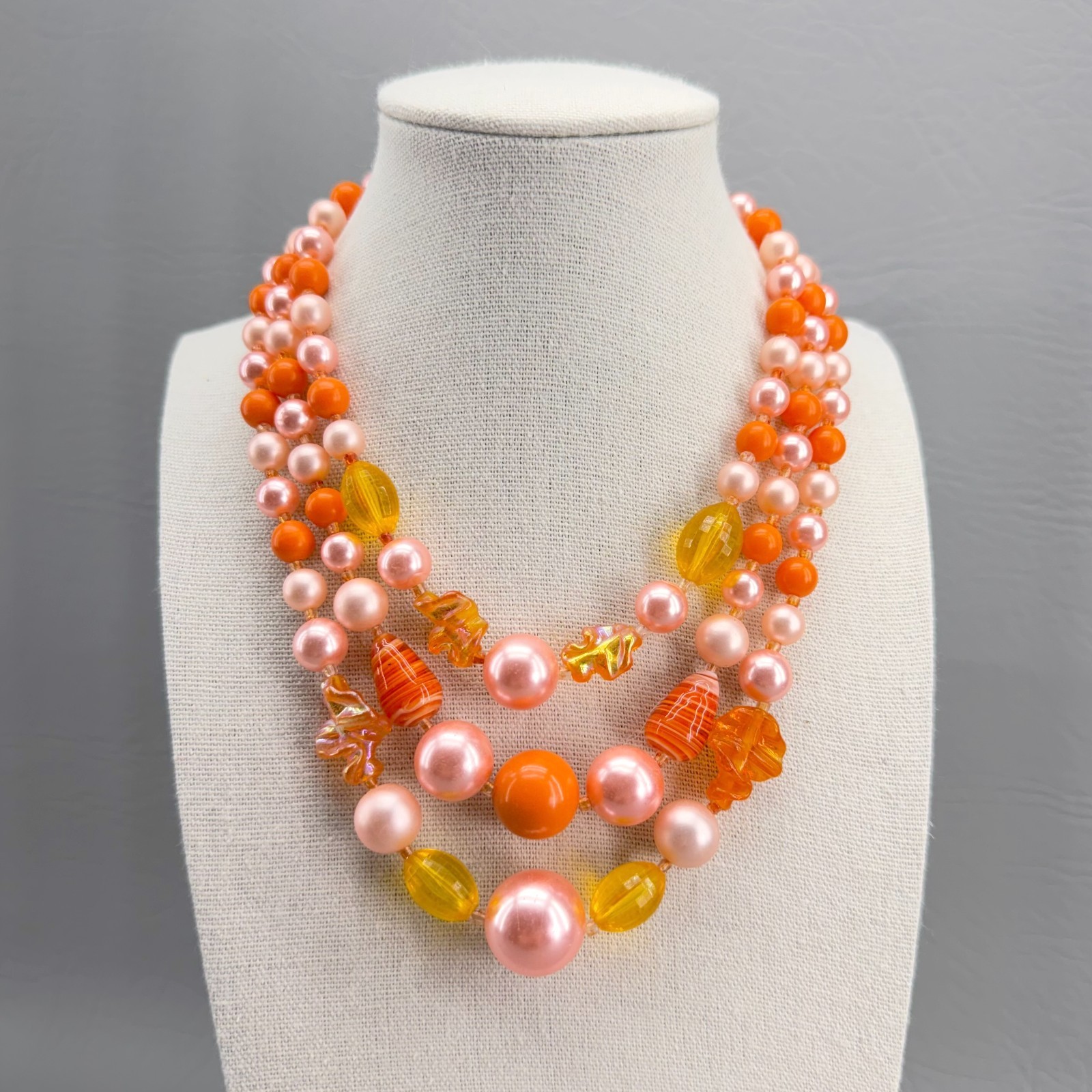 Vintage Beaded Necklace Pink Orange Glass Plastic Bubblegum 13-15″