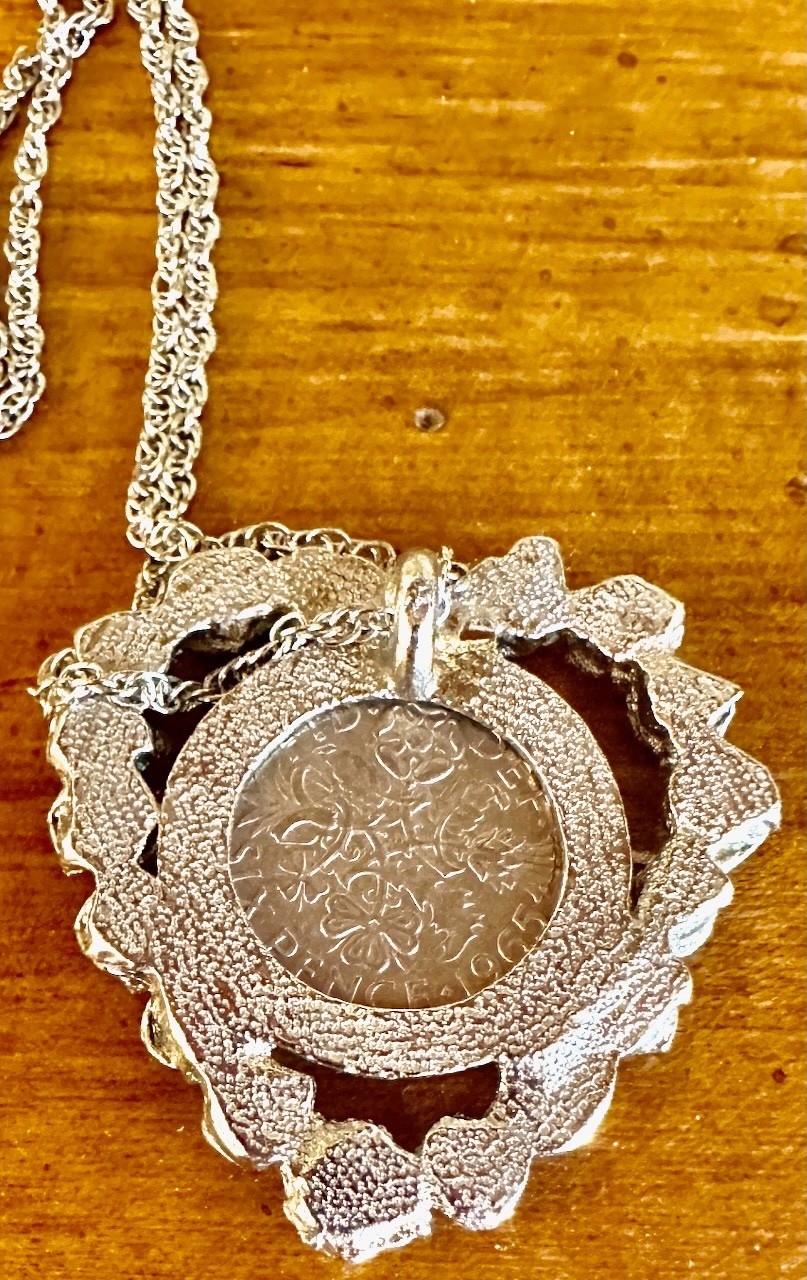 VINTAGE 1965 QUEEN ELIZABETH SIX PENCE HEART NECKLACE