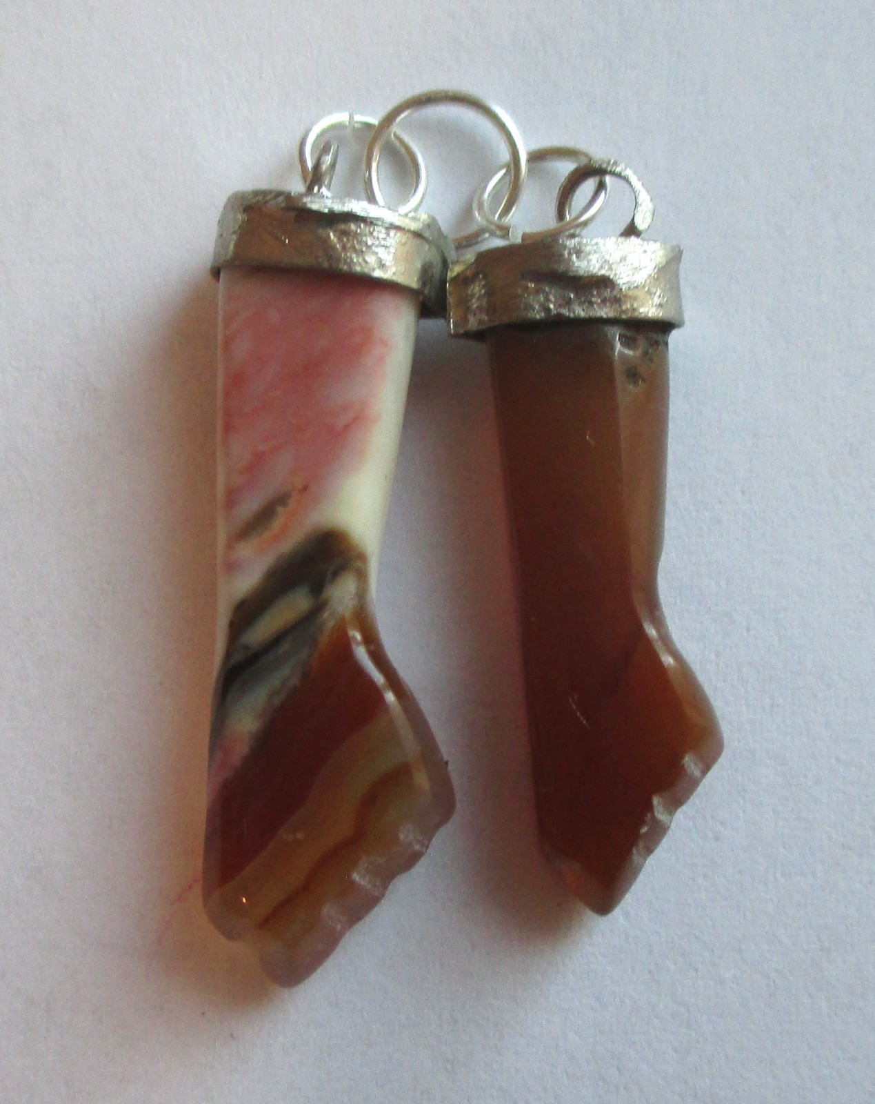 LOT 2 VINTAGE GENUINE CARVED AGATE CARNELIAN FIGA FIST HAND PENDANT CHARM SILVER