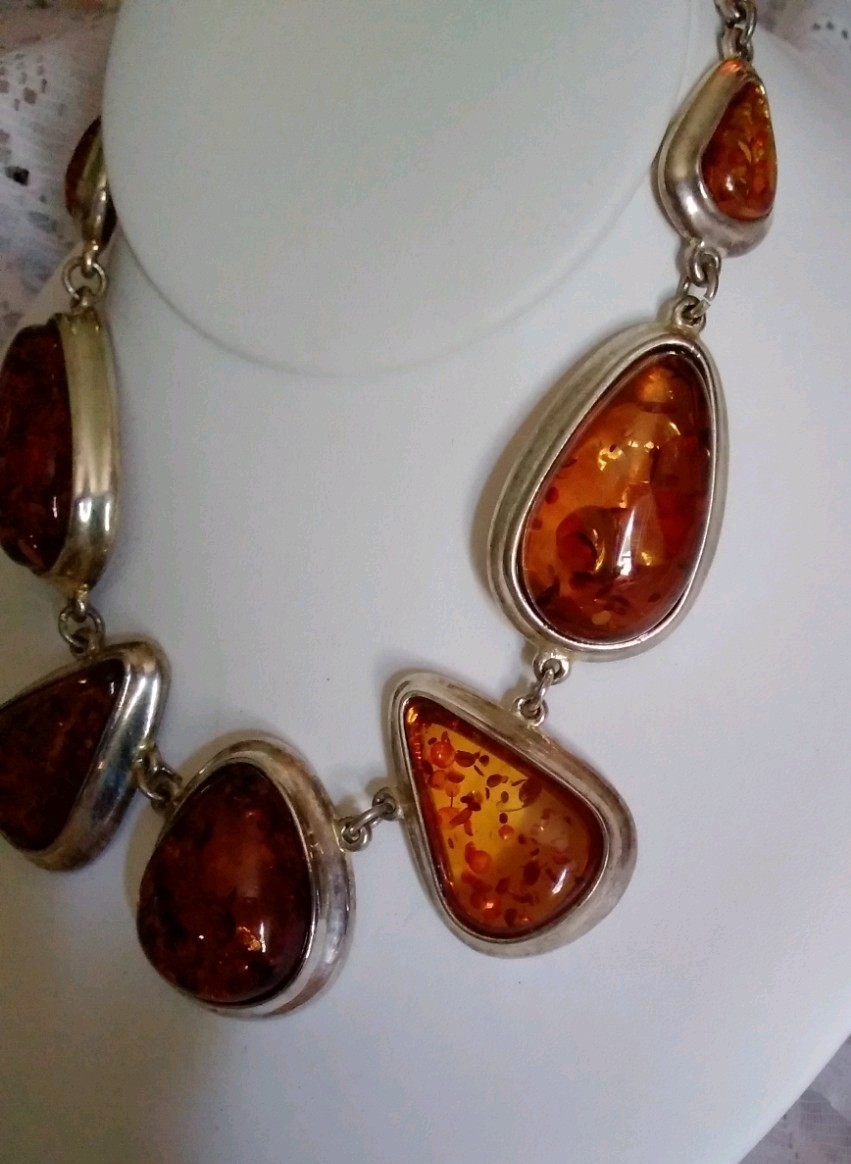 Vintage 1980’s Large Confetti Faux Baltic Amber Silvertone Fashion Necklace