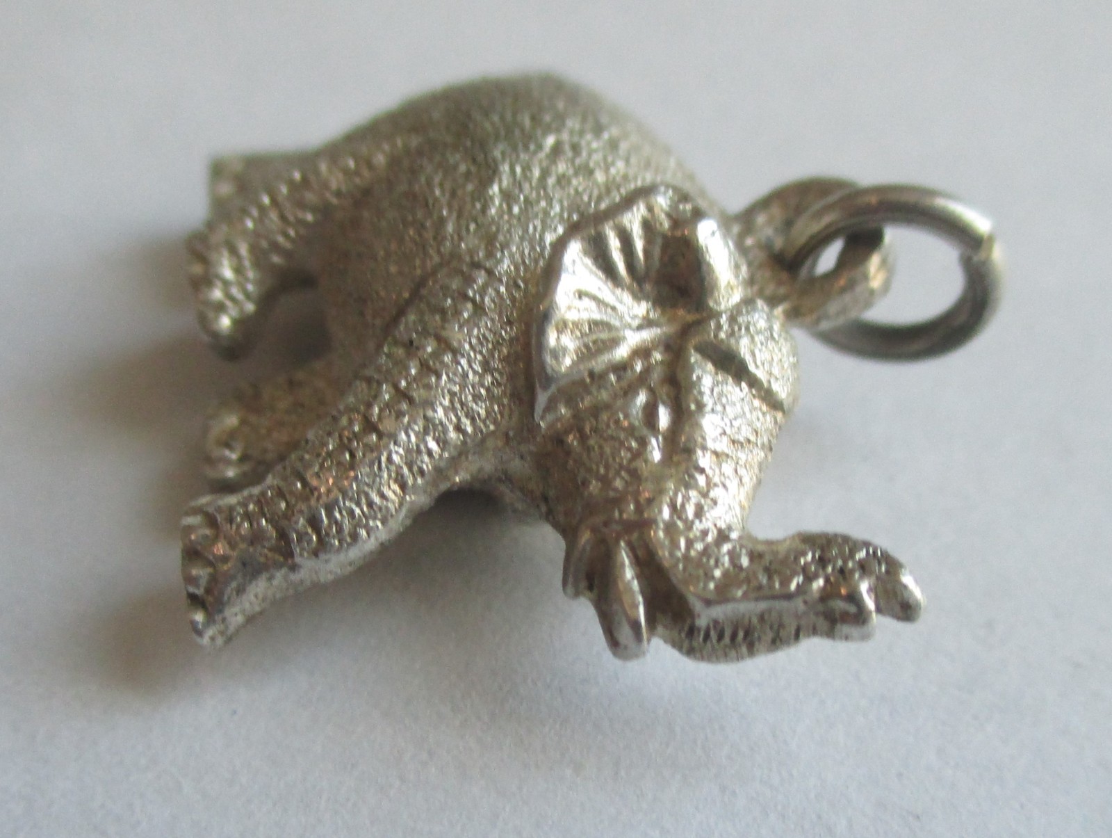 8.4g HEAVY VINTAGE 3D STERLING SILVER LUCKY ELEPHANT CHARM GOOD LUCK