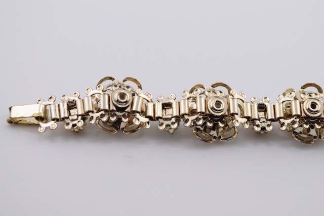 Vintage 3D Enamel Flower Rhinestone Panel Bracelet Bookchain