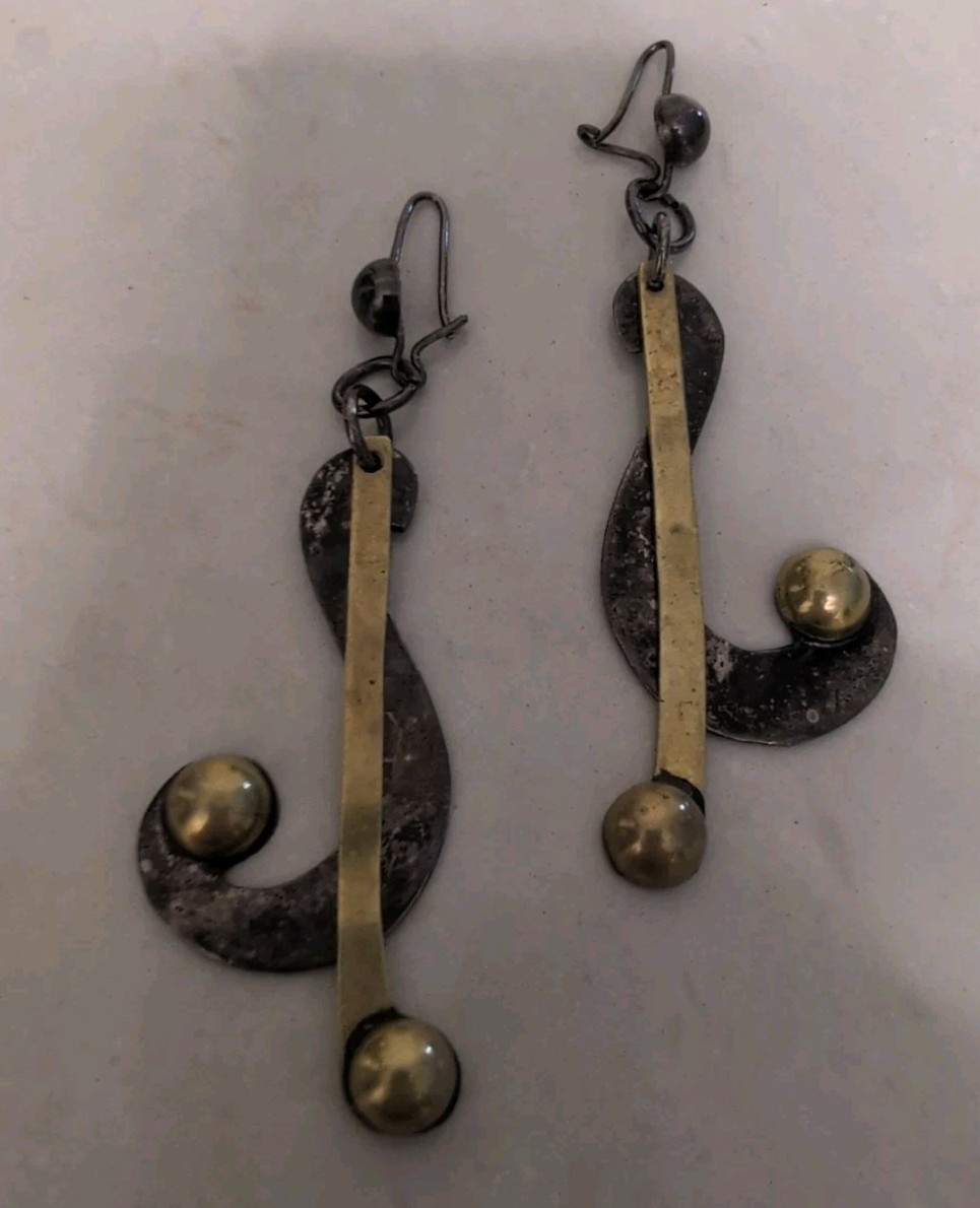 UNUSUAL VINTAGE MIX METAL MEXICO STERLING BRASS MUSICAL NOTE? DANGLY EARRINGS