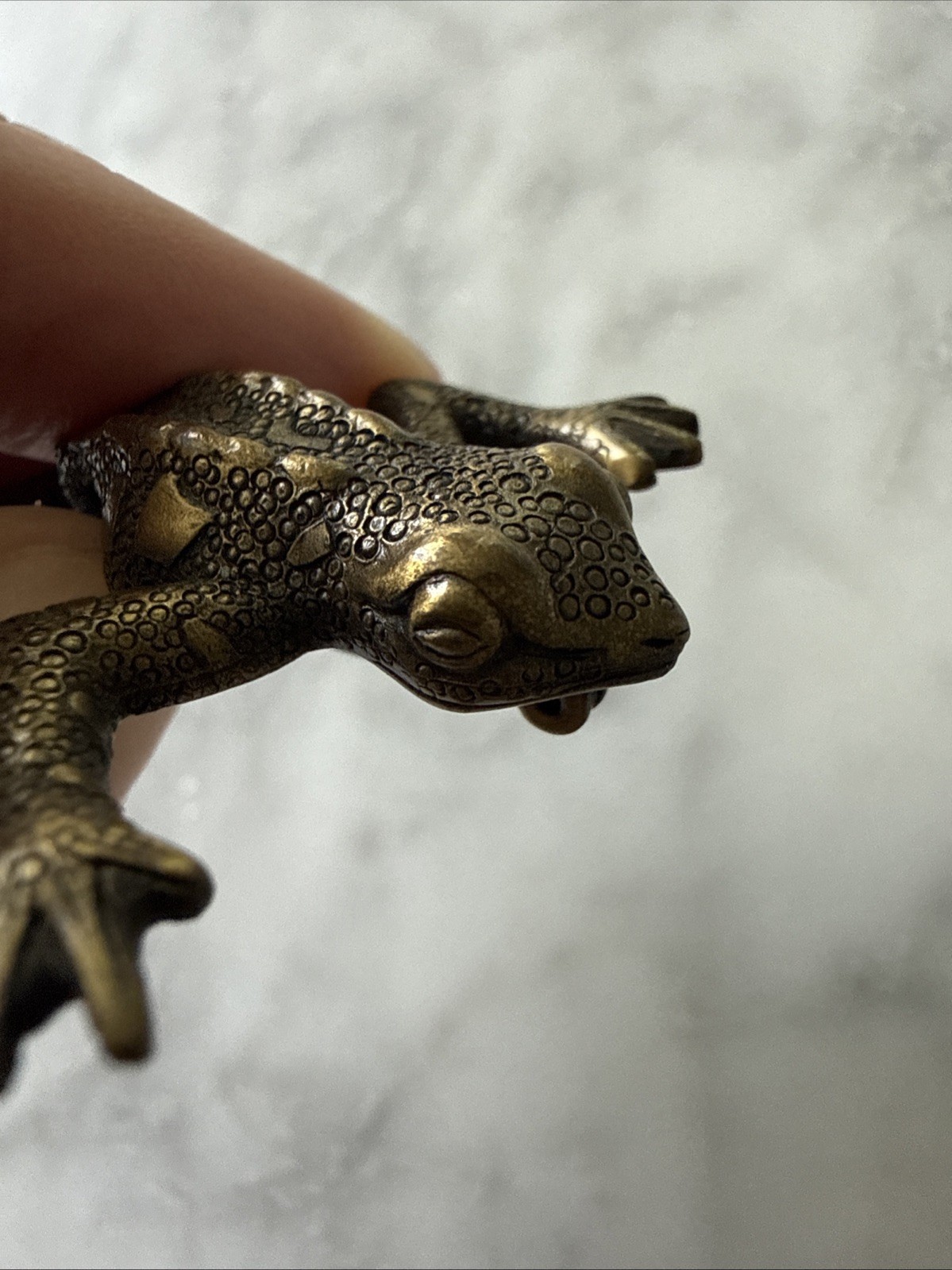 Vintage Bronze Color JJ Jonette Tree Frog Brooch Pin with Moving Legs Jewelry