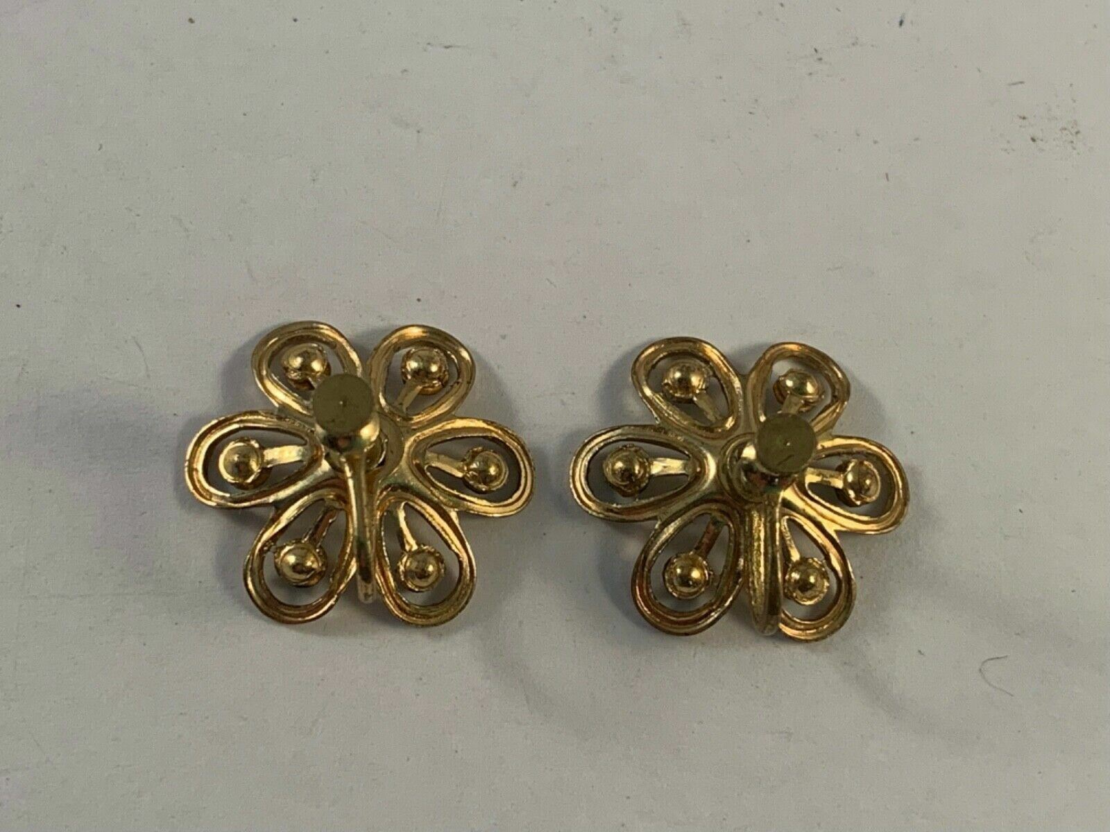 Earrings Screw Back Flowers Green Stones Gold Tone Vintage Huggies Granny Core