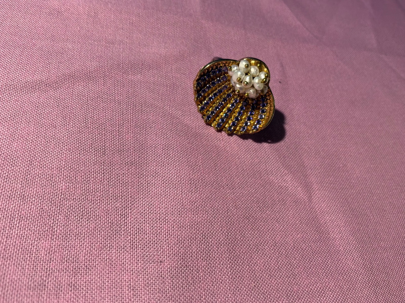Vintage 1900’s Very Unusual Seed Pear & Amethyst Novelty Shell Clam Ring