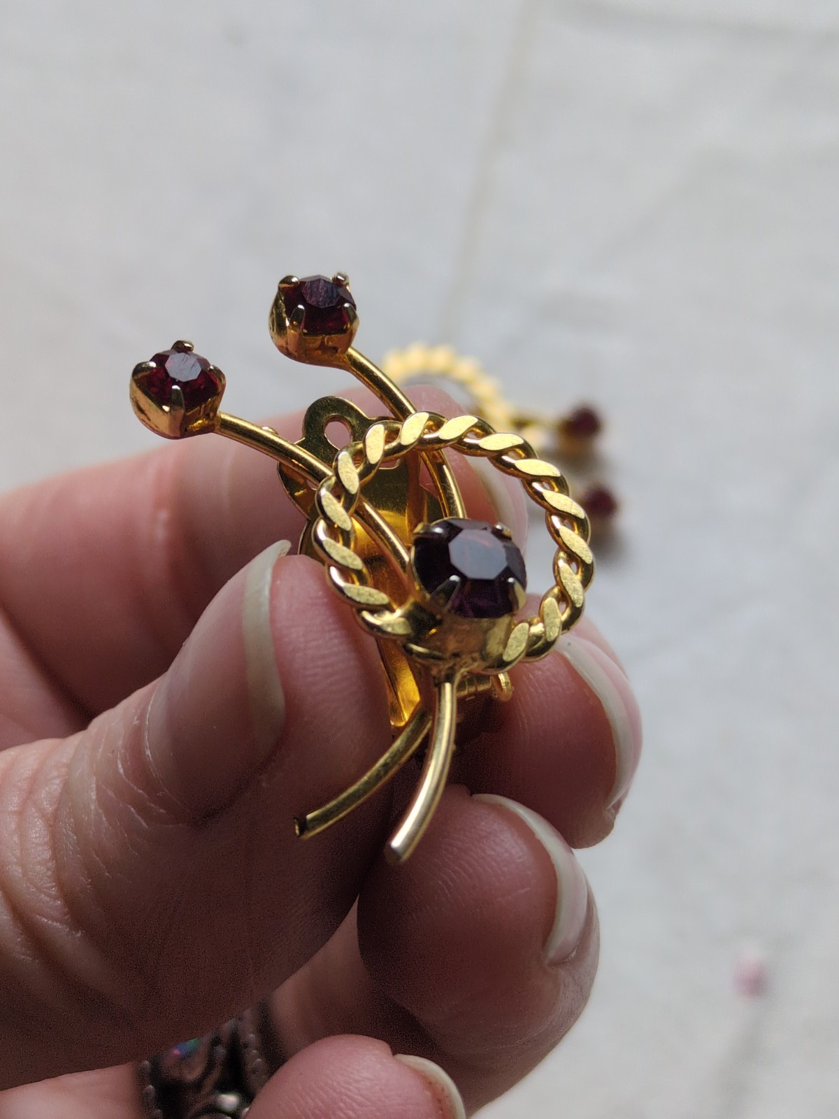 Vintage Gold Tone Garnet Rhinestone Clip On Earrings