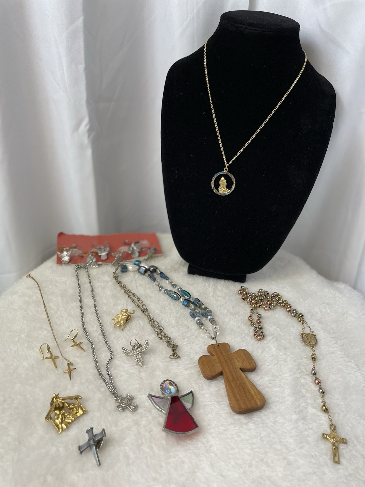 Lot Of Costume Jewelry See Pictures Details /Wear