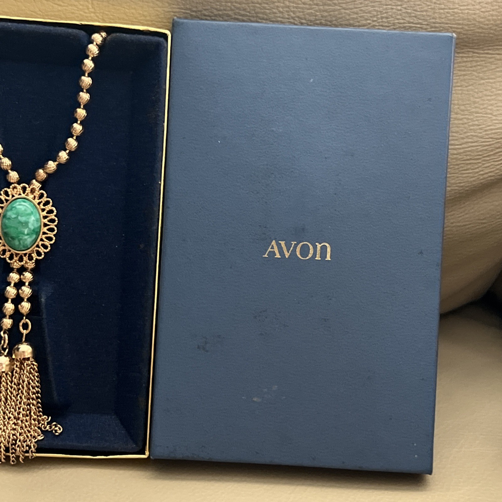 Vtg 1973 AVON Signed Gold Tone Ball Chain Lariat Green Slide Tassel 40″ Necklace