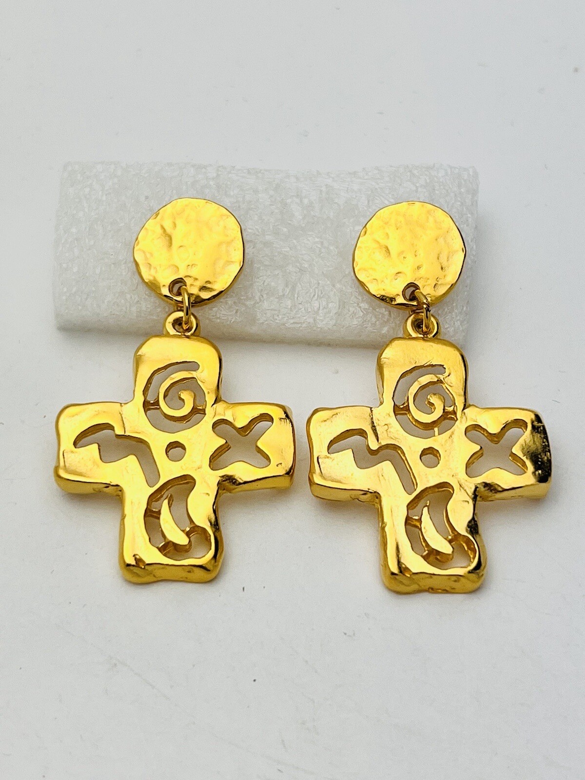 Vintage 1980-1990s Gold-Tone Pierced Cutout Cross Dangle Earrings New